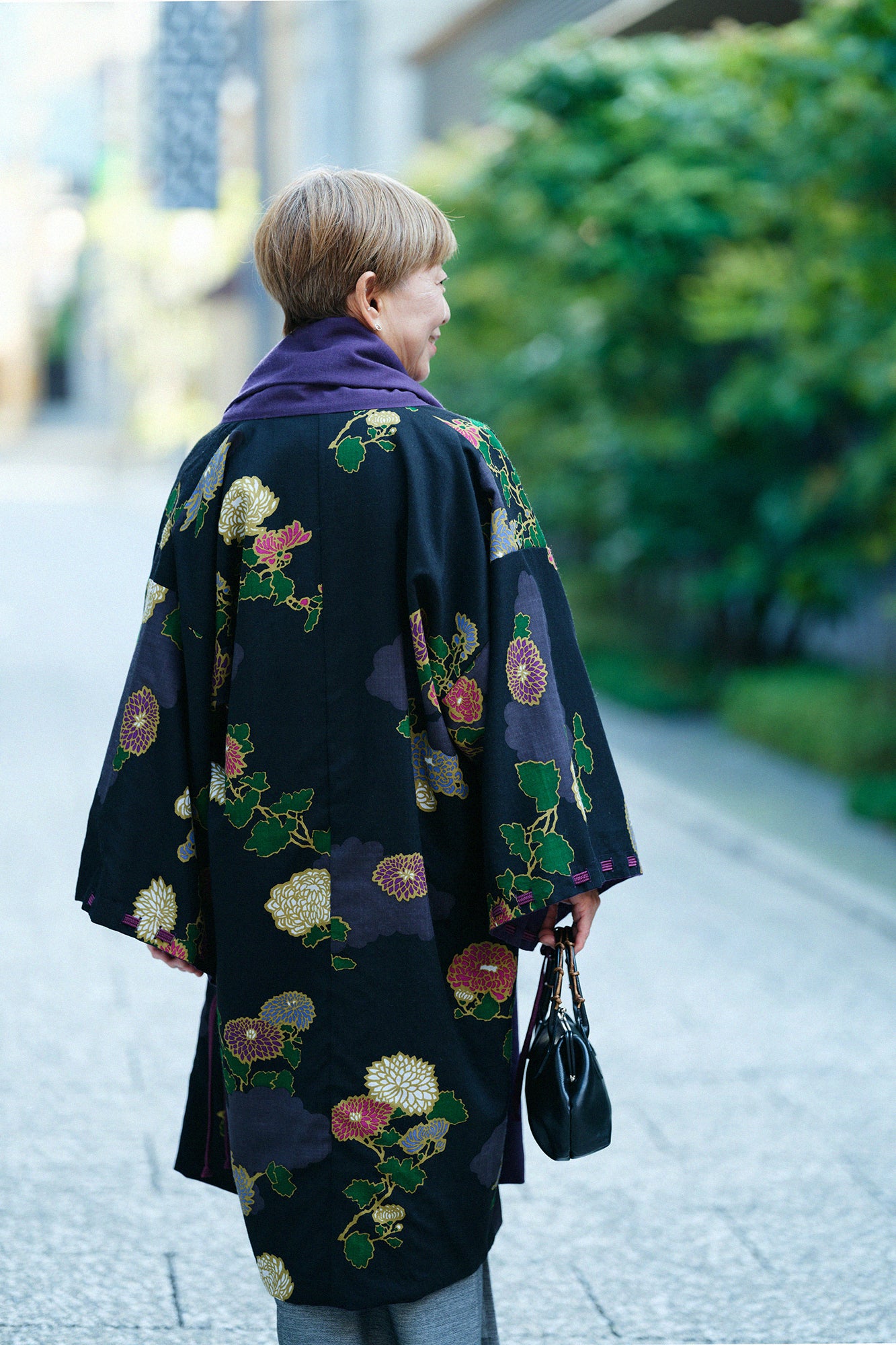 モスリン 宮中袖(きゅうちゅうそで) 可逆(かぎゃく)/濃紫(こきむらさき)×雲取り(くもどり)に菊(きく)