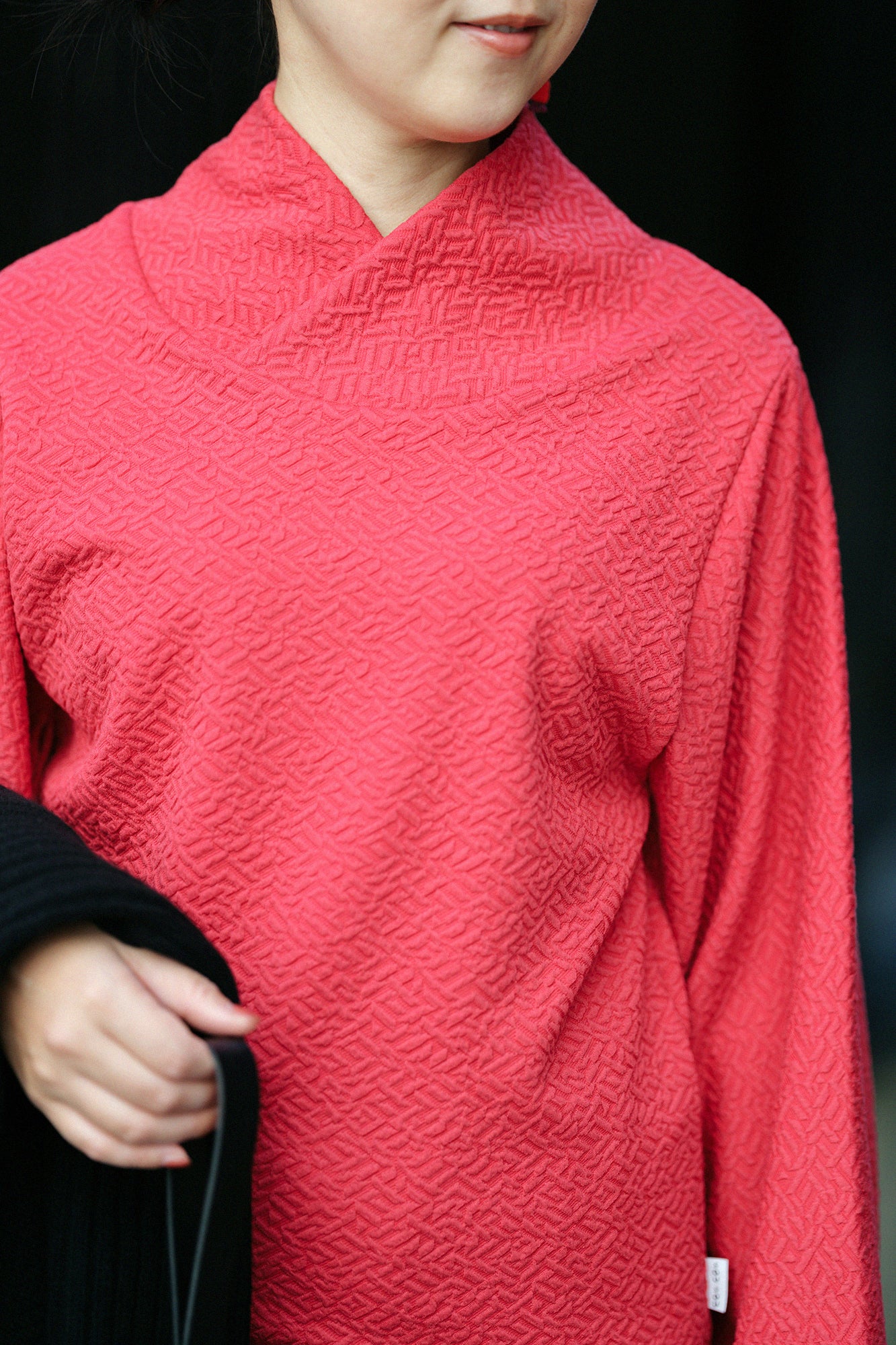 Dual-layered Jacquard Kimono Collar Top Shiraiki / Scarlet