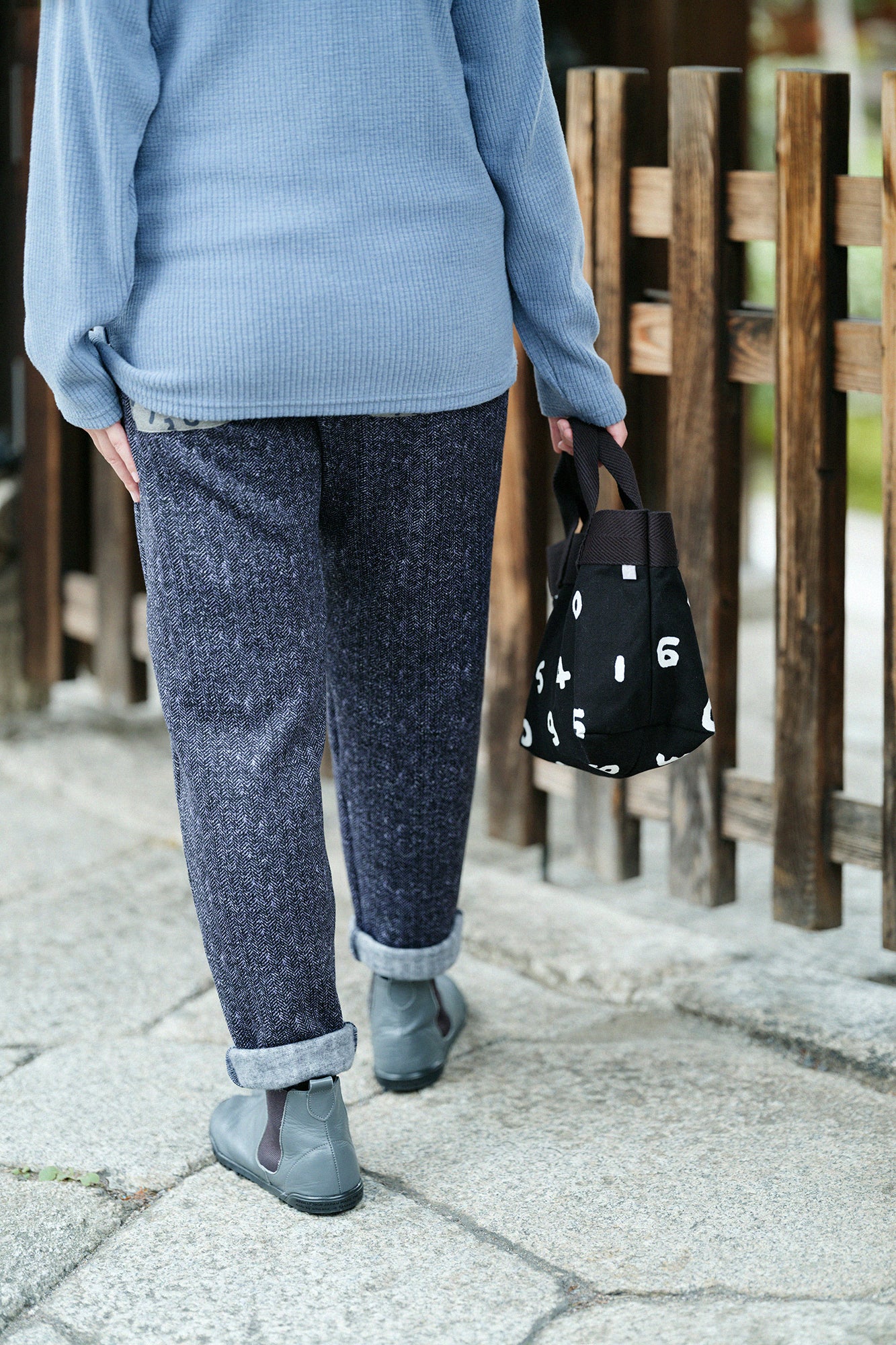 【預購】內起絨人字形針織 休閒窄管長褲/混深藍色(※預計於12月9日左右發貨)