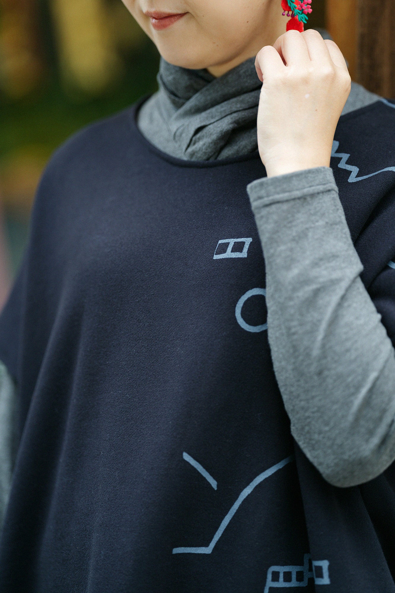 Fleece Lining Knit Rectangular Dress Shoulder Line / Chari and Blank Black