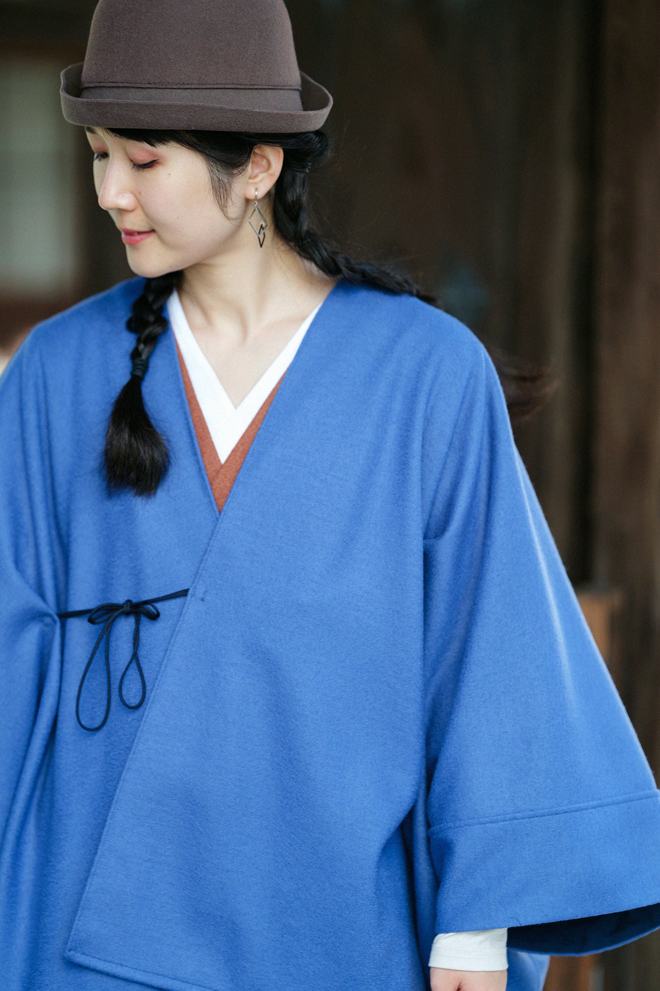 梳毛強壓縮平織 如月披風/寶藍色