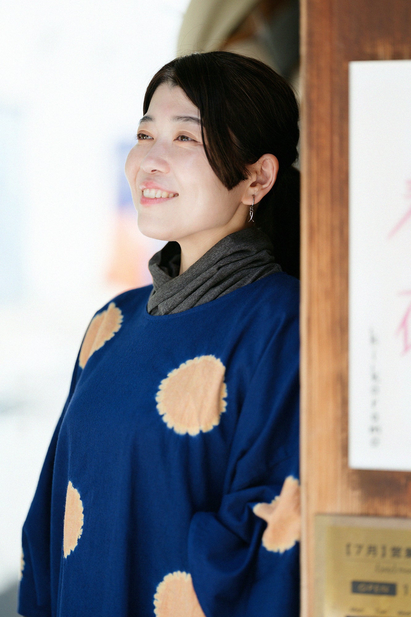 近清紮染 棉毛斜紋織 圓弧袖長方形洋裝/大圓點 寶藍色×黃丹色