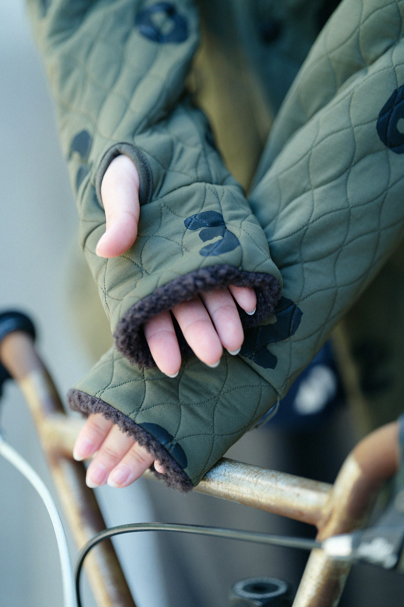 A.S Quilting Jacquard Neckwarm Cardigan/SO-SU-U Khaki