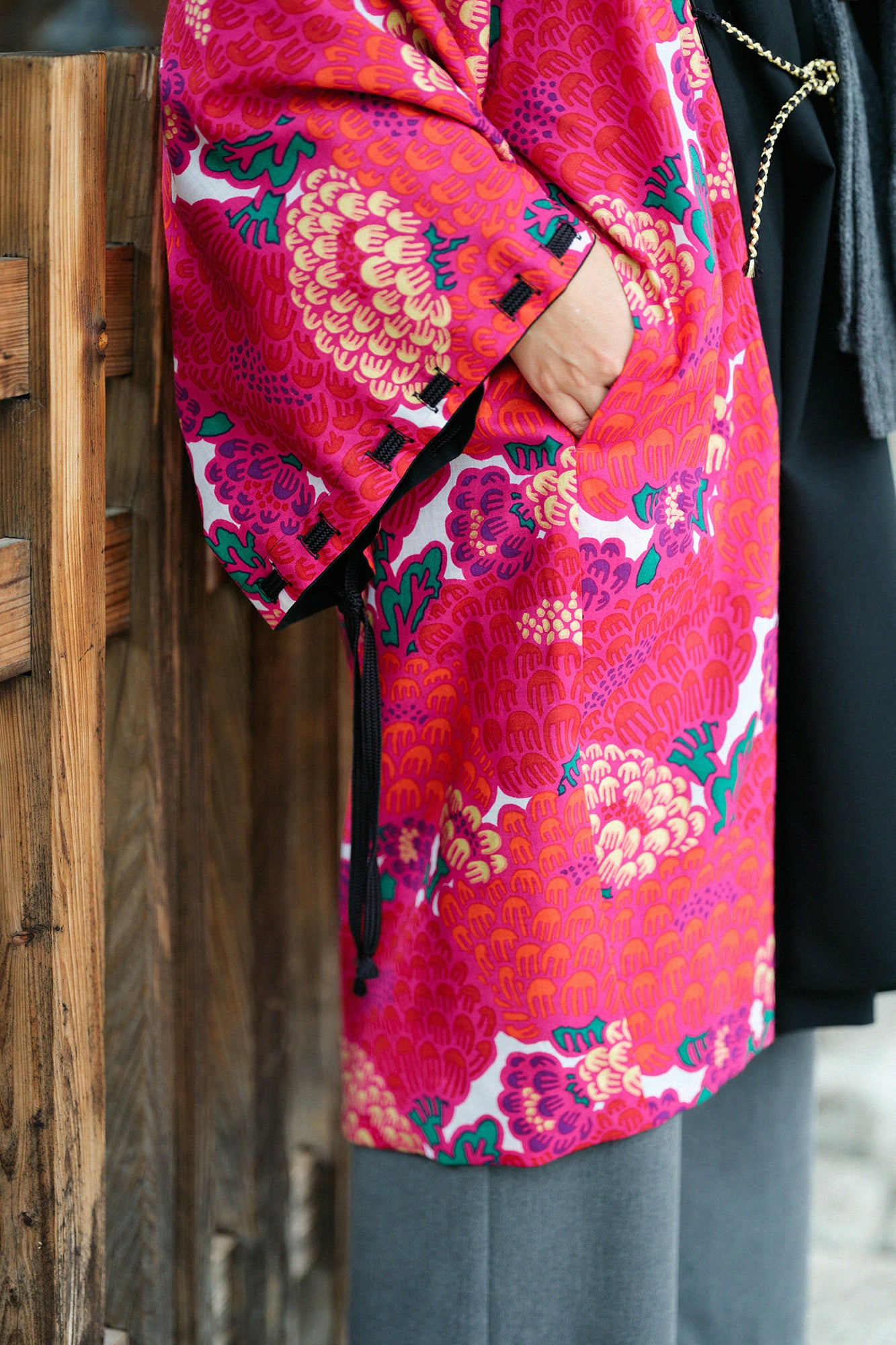 Combed Yarn×Muslin Wool Rectangular Sleeve Coat Reversible / Black×Kenran