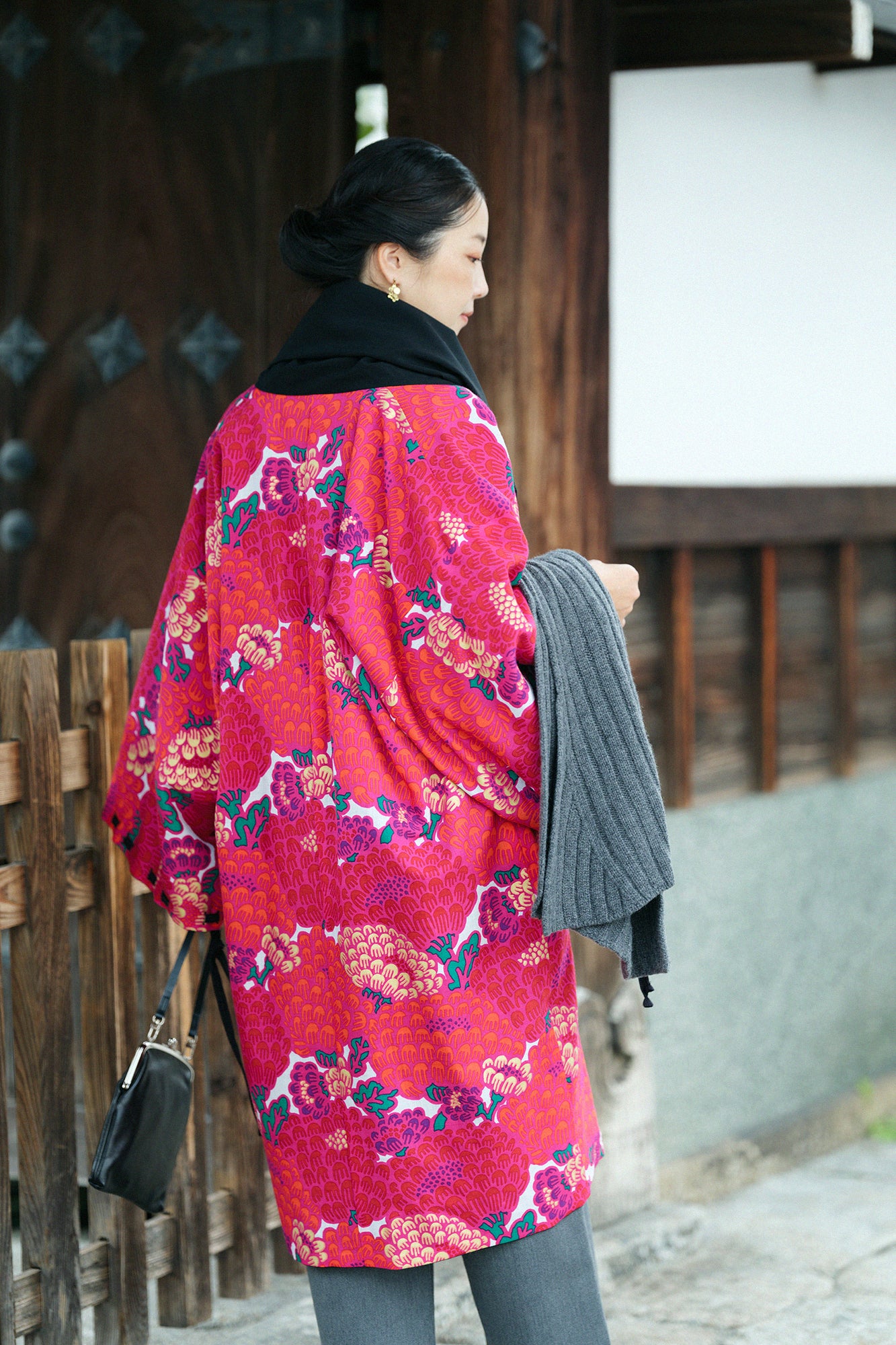 Combed Yarn×Muslin Wool Rectangular Sleeve Coat Reversible / Black×Kenran