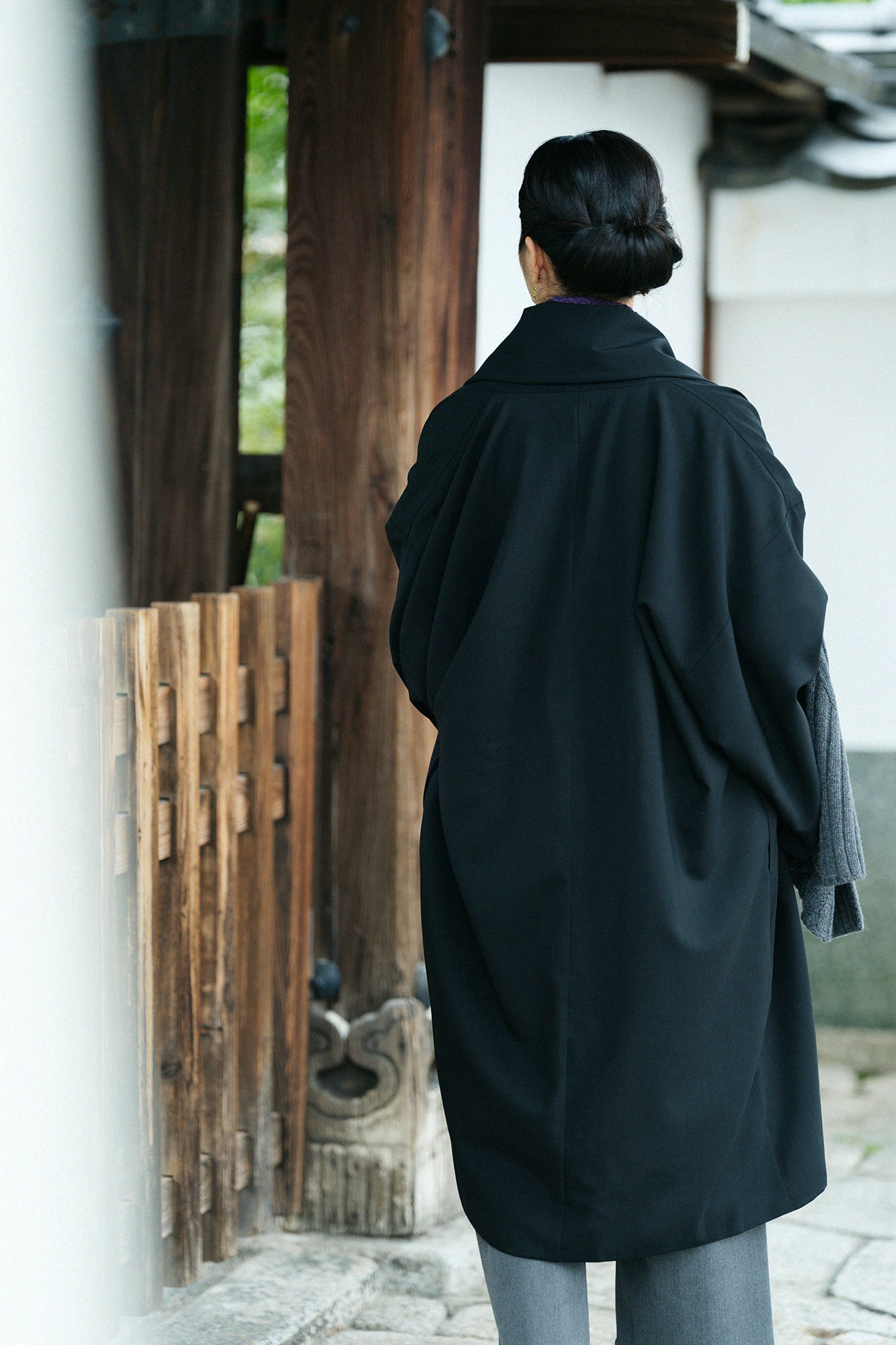 Combed Yarn×Muslin Wool Rectangular Sleeve Coat Reversible / Black×Kenran