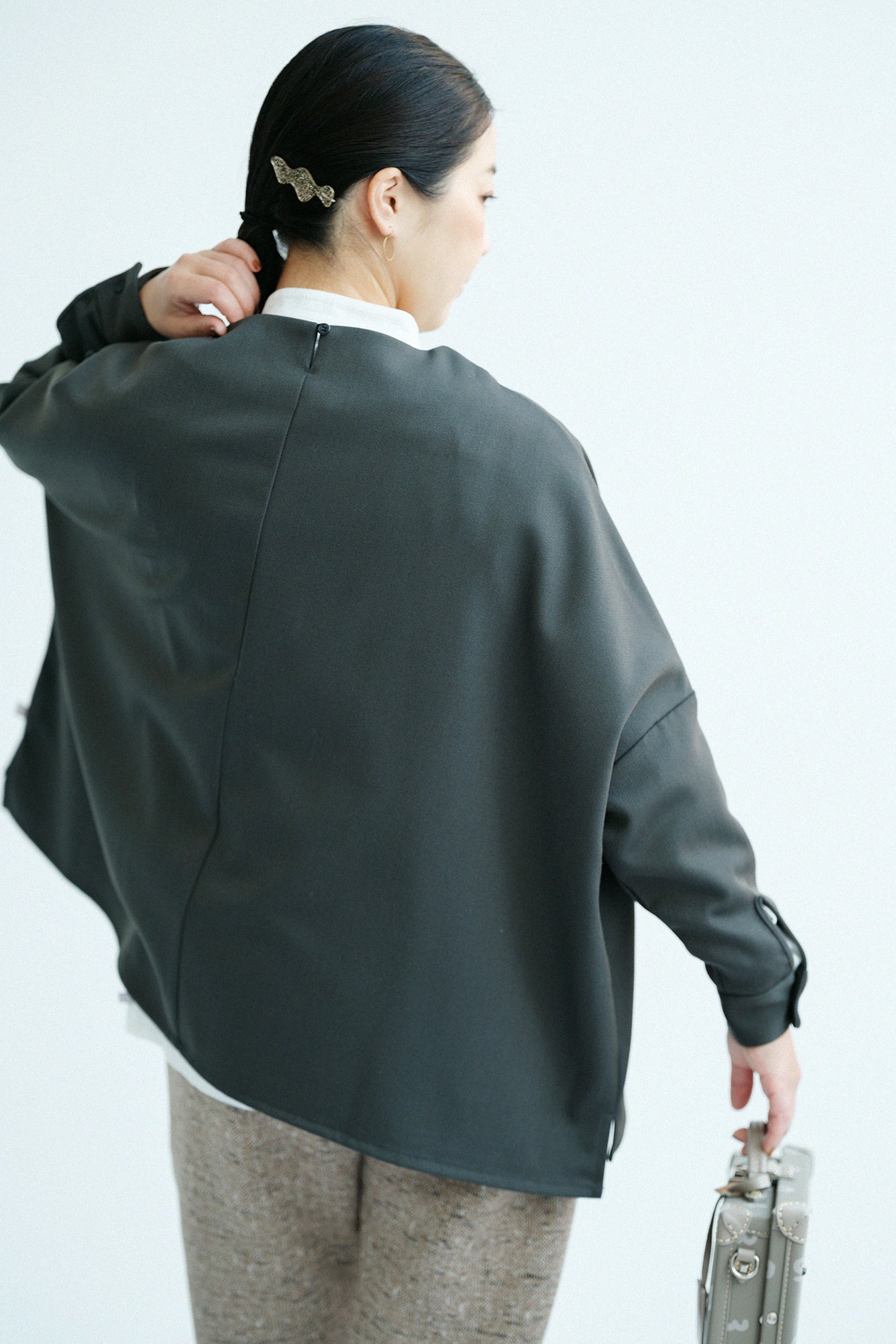 【預購】Alpinix 寬版上衣/深橄欖綠(※預計於12月9日左右發貨)