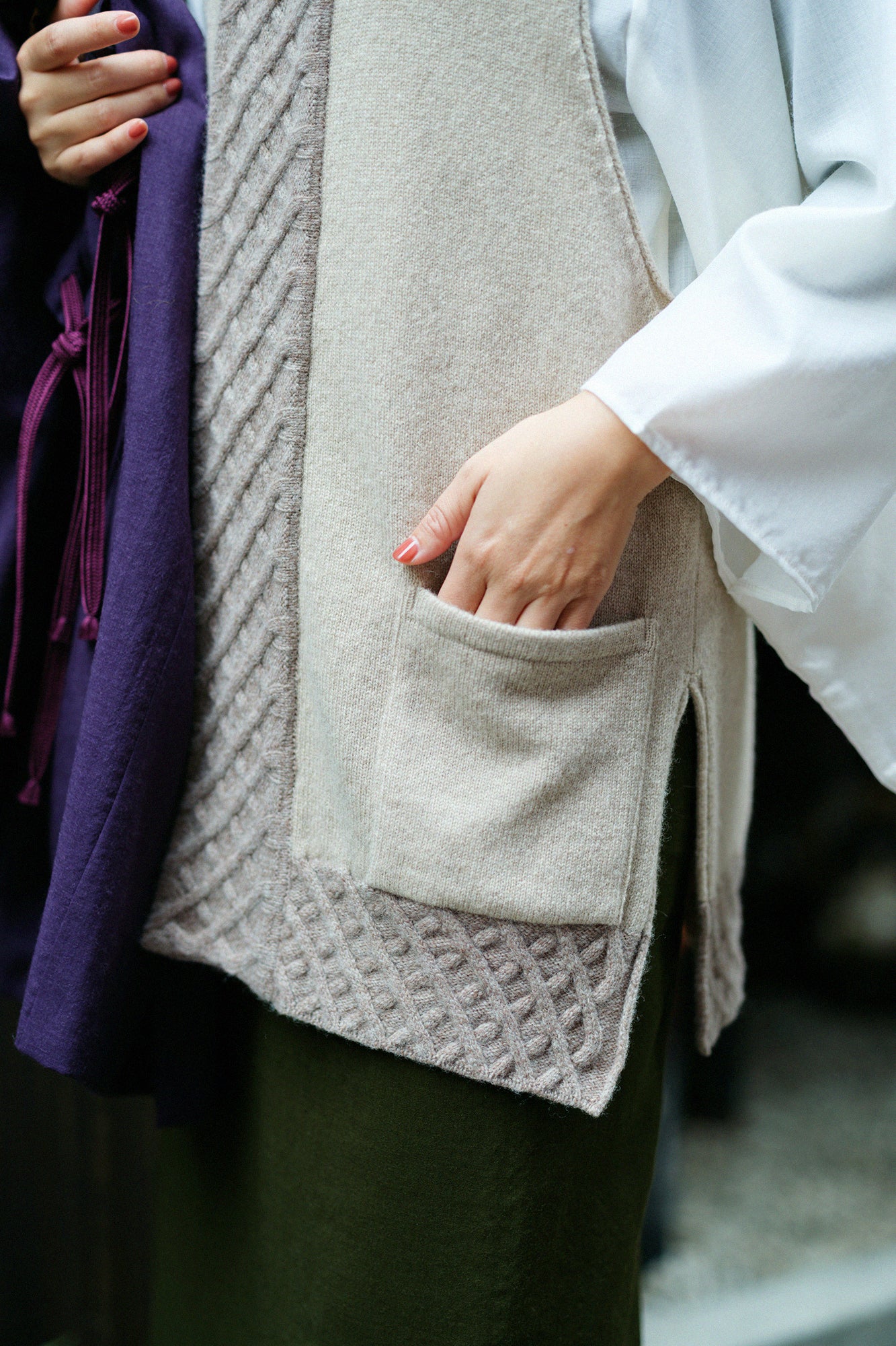 SOU・SOU×ALPHA ラムウール 袖なし朝服(ちょうふく)/白茶(しらちゃ)×茶鼠(ちゃねず)