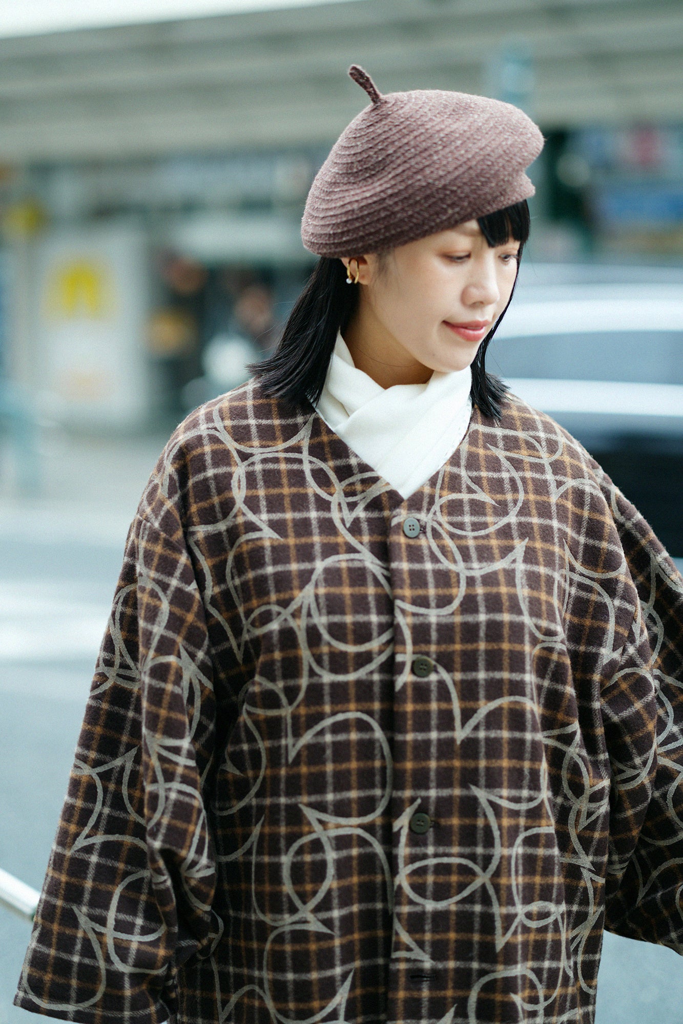 梳毛(そもう) 格子織(こうしおり) 薙刀羽織(なぎなたばおり) 長丈(ながたけ) 袷(あわせ)/しあわせ 憲法色(けんぽういろ)