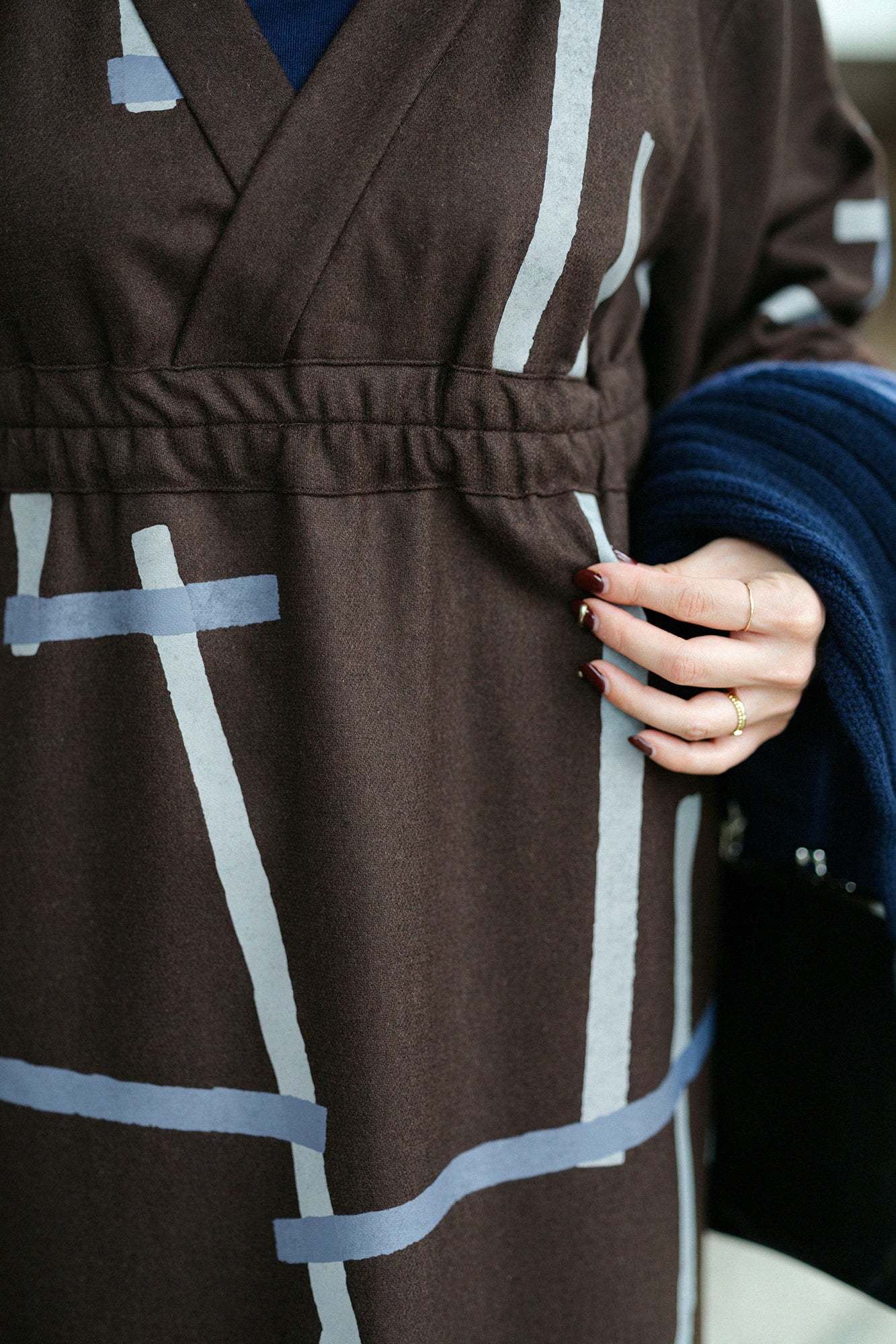 羊毛法蘭絨 和服型洋裝/鳶 赤墨色