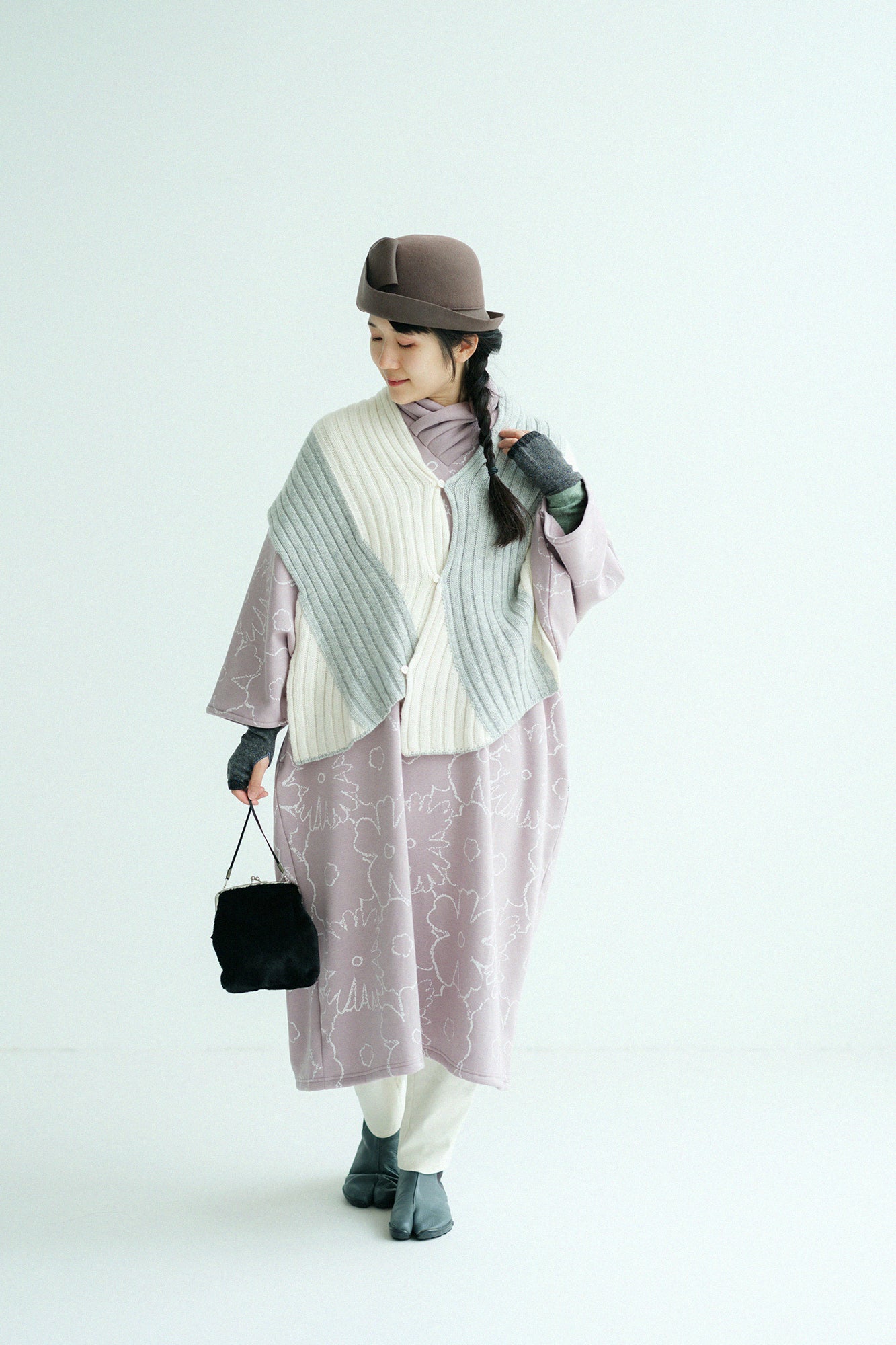 裏仿毛 針織 高領圓弧袖長方形洋裝/落落大方塗鴉 灰粉紅色