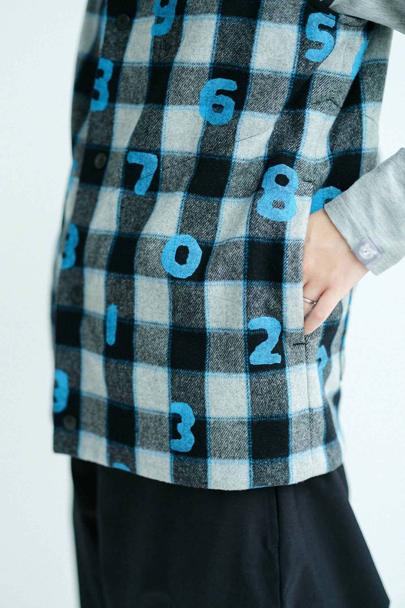 ウールチェック×ボア BIKEフードベスト/SO-SU-U ブルーブラック