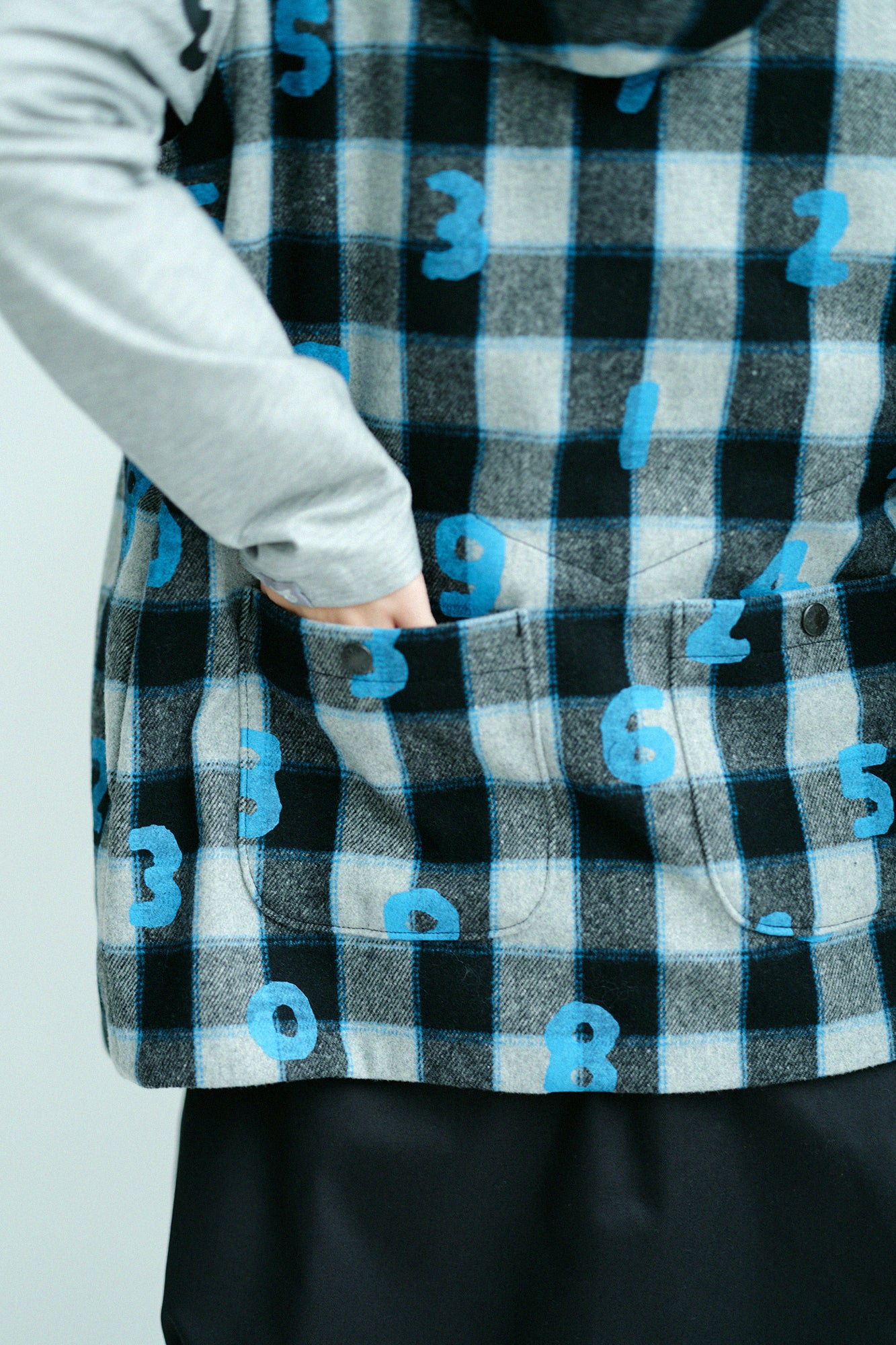 ウールチェック×ボア BIKEフードベスト/SO-SU-U ブルーブラック