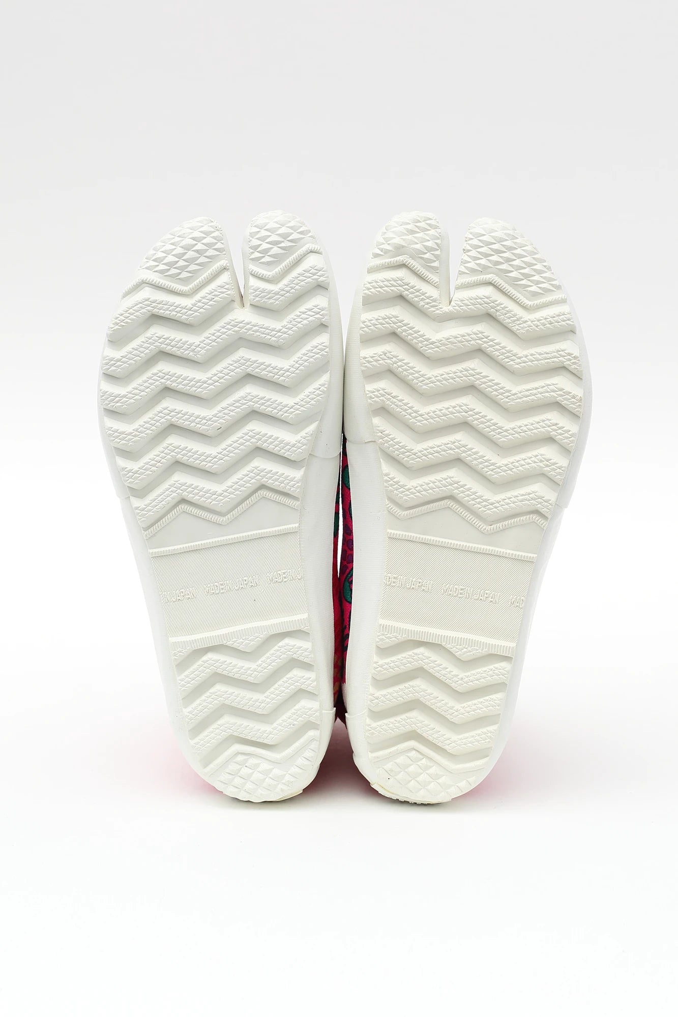 分趾足袋鞋／絢爛