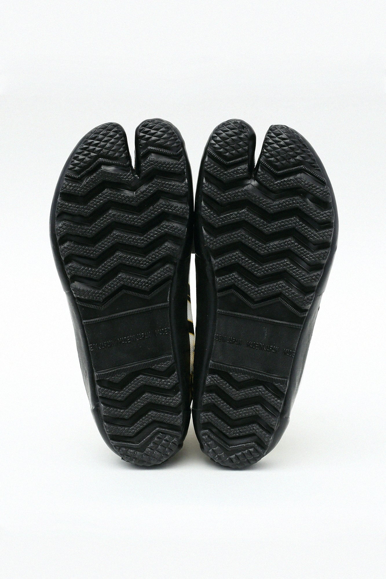 Split Toe Tabi Shoes / Tied-up