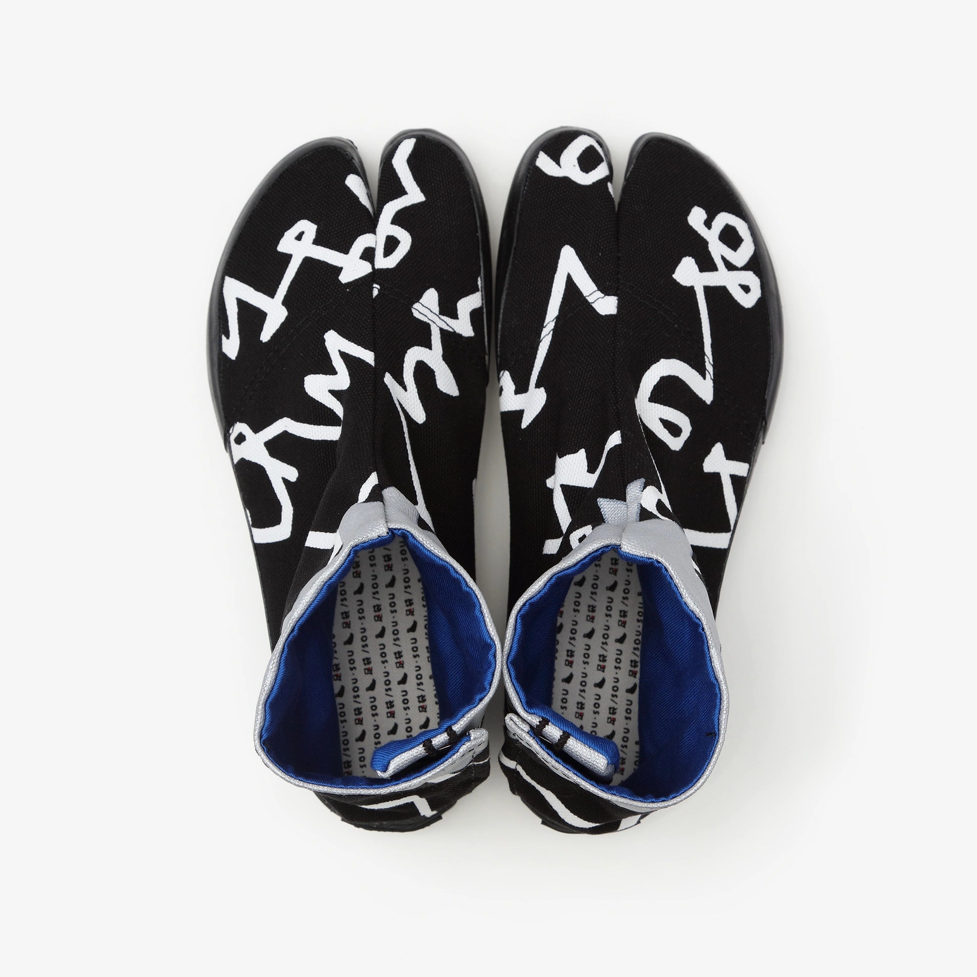 Split Toe Tabi Shoes / Letter Black