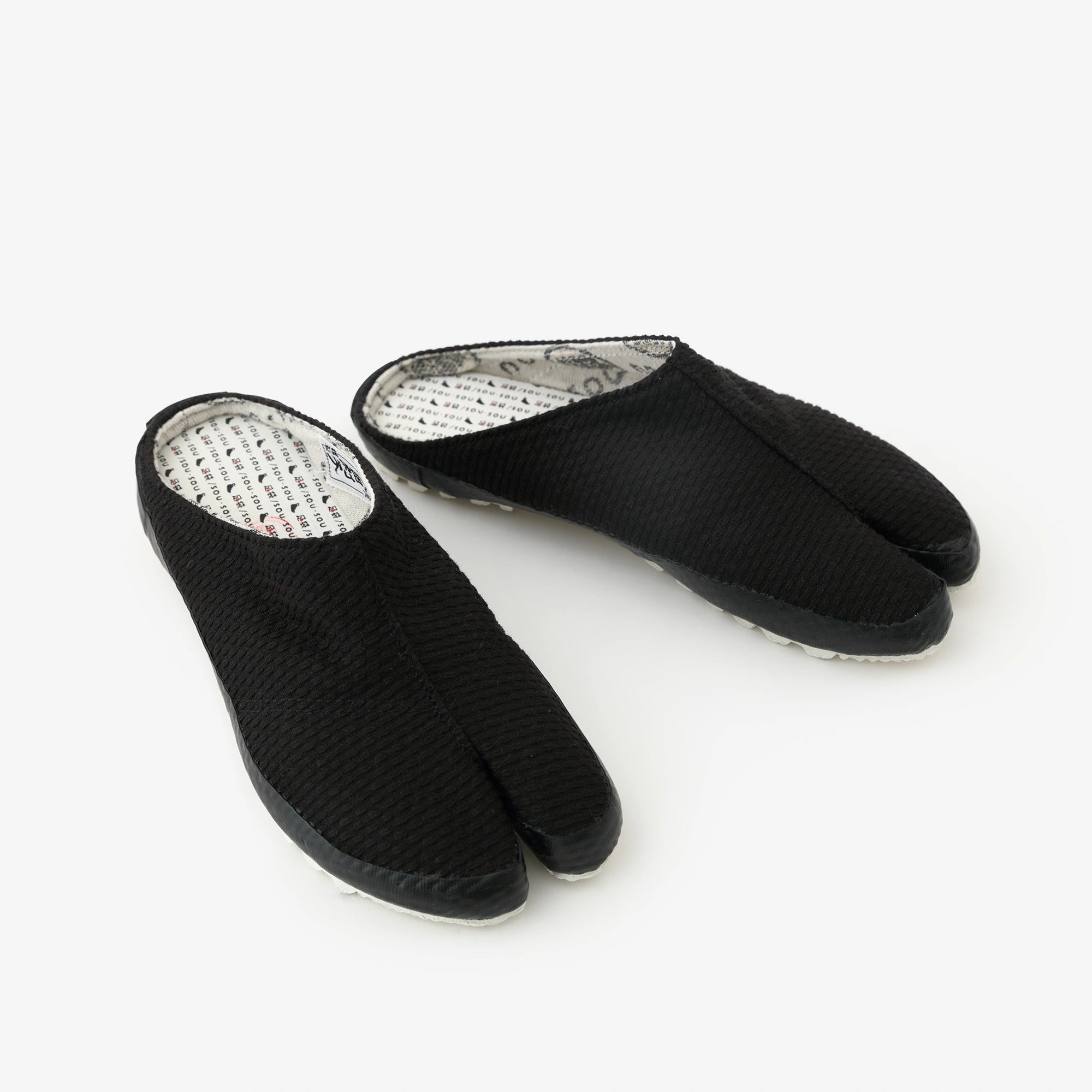 貼付つっかけ足袋／さしこ 濡羽色（ぬればいろ）