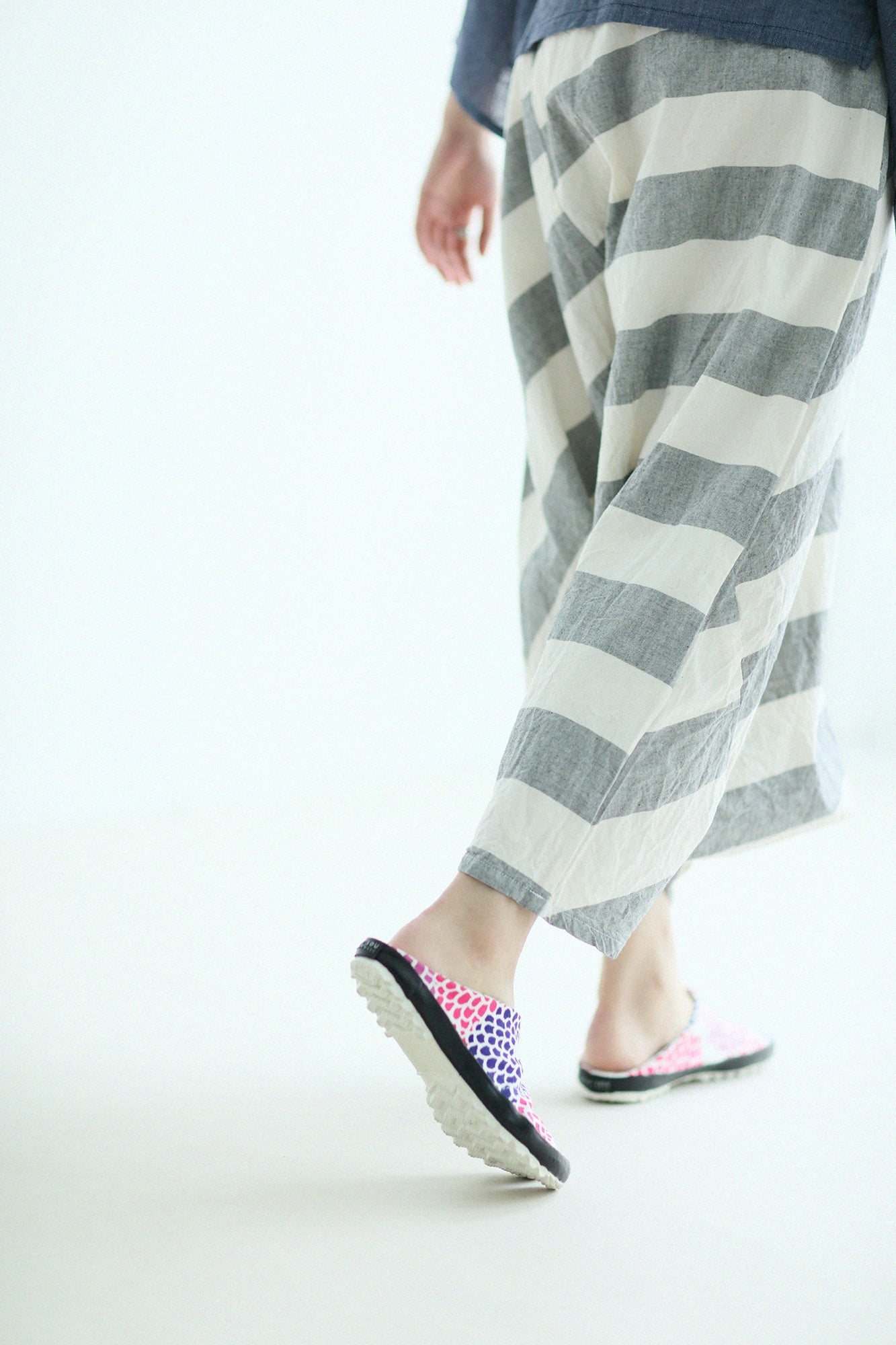 Split Toe Tabi Slip-on / Chrysanthemum