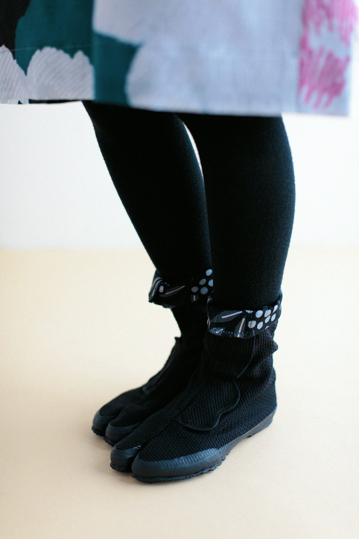 Velcro Tabi Boots / Sashiko Black Nantenchiku