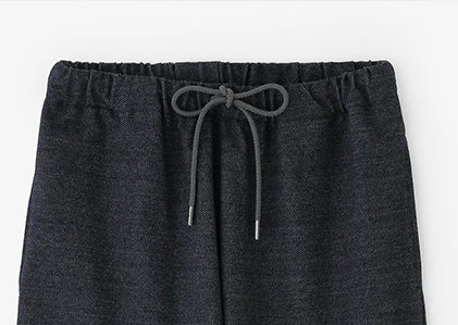 leicht zulaufende Hose