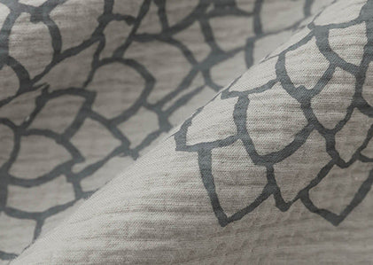 Matelasse Shoujou Vest Shoulder Tuck