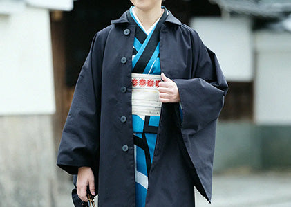 ソウソウ　タグ付き新品　綾織 角袖ステンカラーコート／濡羽色×芍薬 綾織 角袖ステンカラーコート