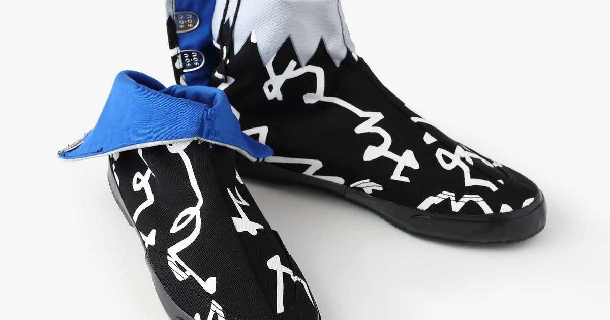 Round Toe Tabi Shoes / Letters Black