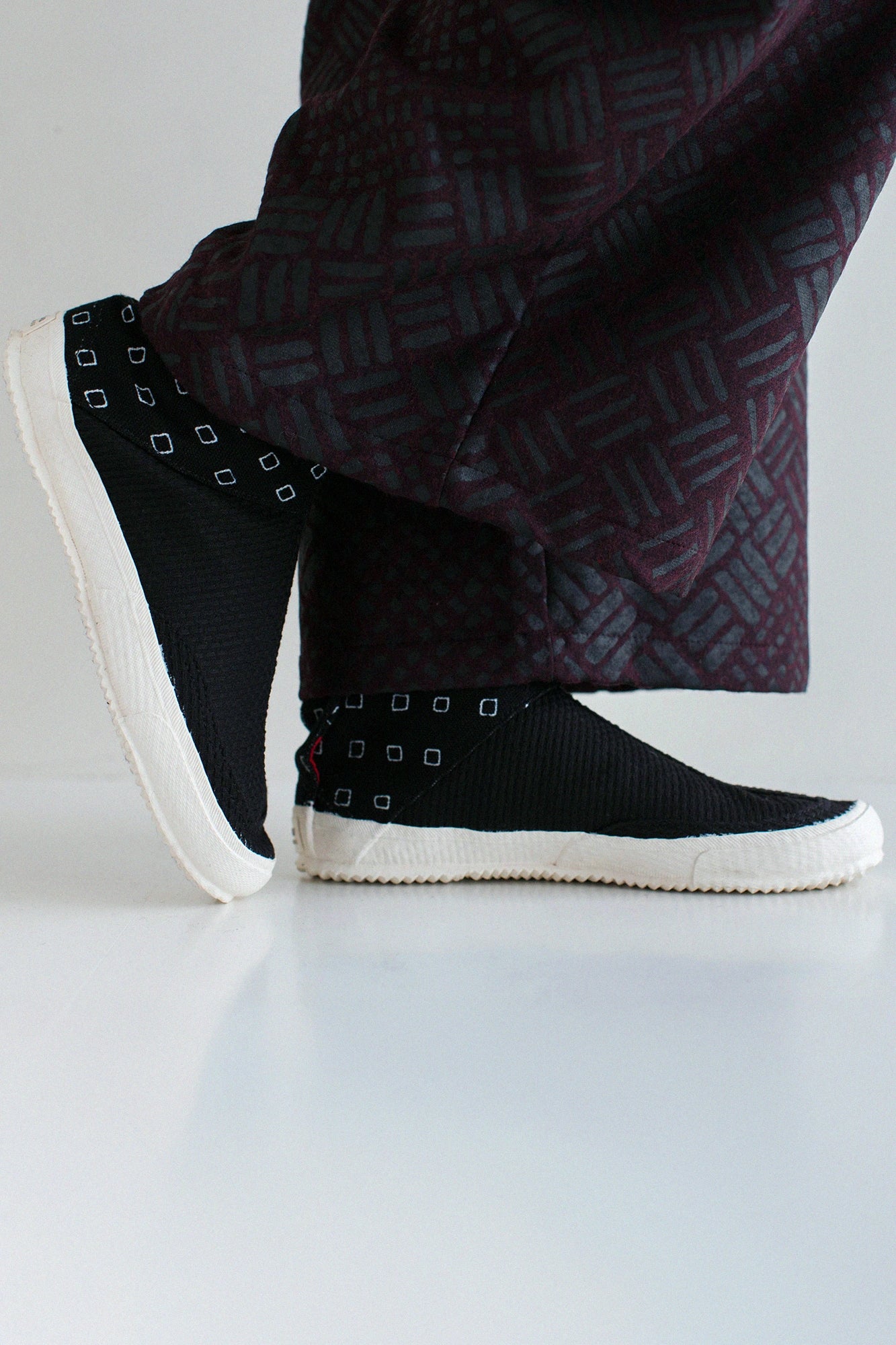 Round Toe Tabi Shoes Bi-Pattern/ Masu×Sashiko Black2