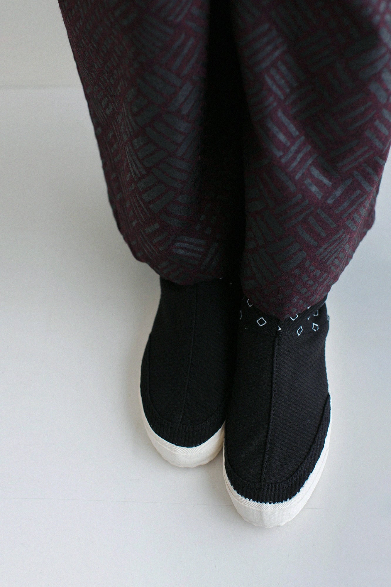 Round Toe Tabi Shoes Bi-Pattern/ Masu×Sashiko Black2