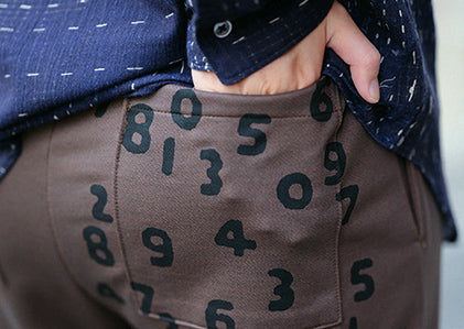 leicht zulaufende Hose