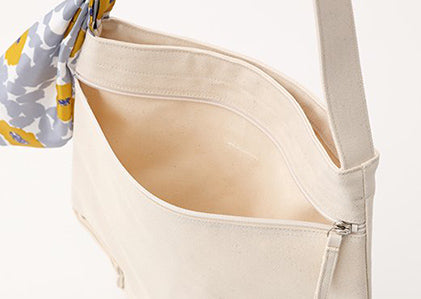 Odayaka Canvas Shoulder Bag with Ornament