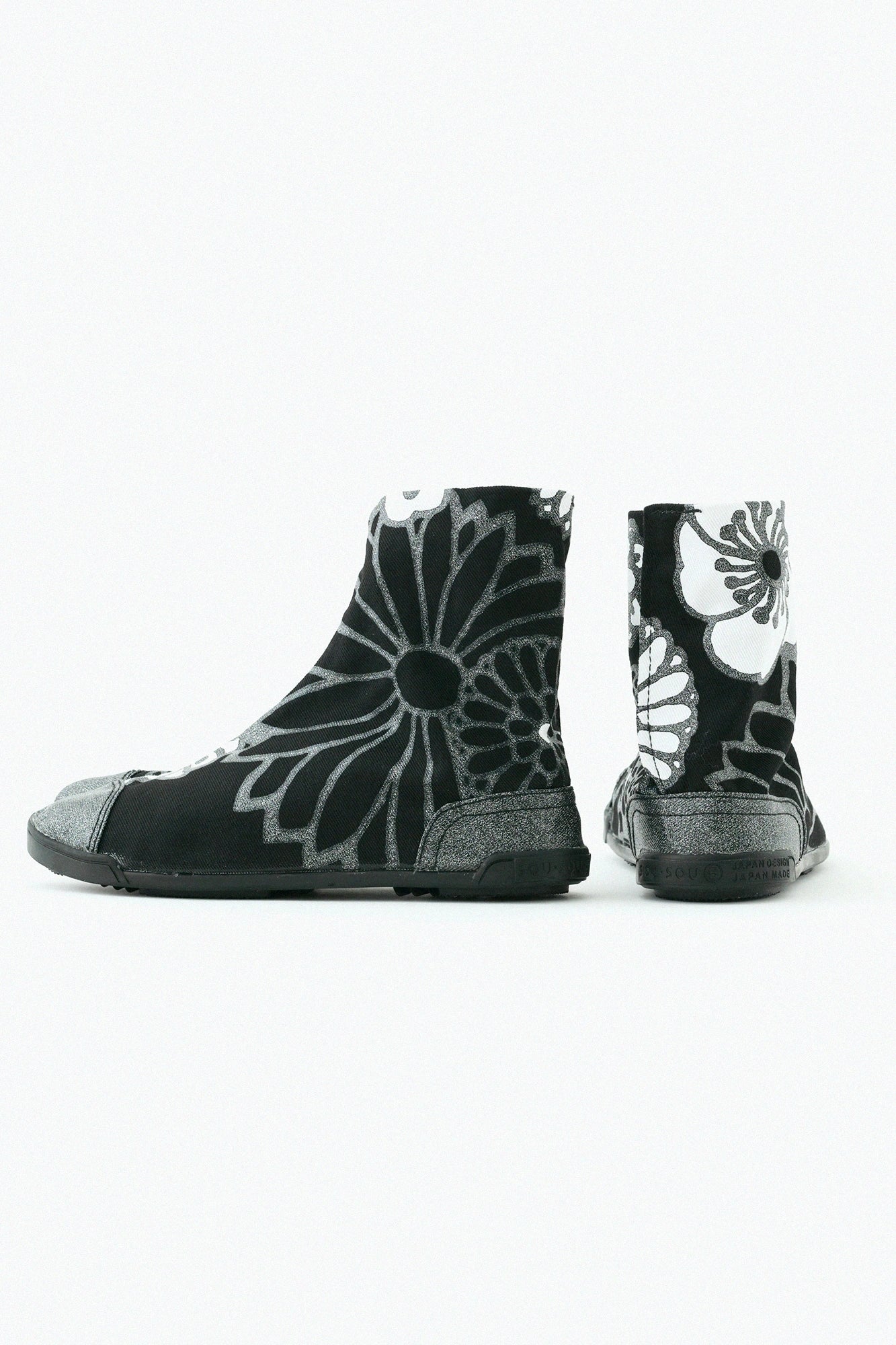 Marugo Split Toe Tabi Shoes / Gold Damask Shades of Night