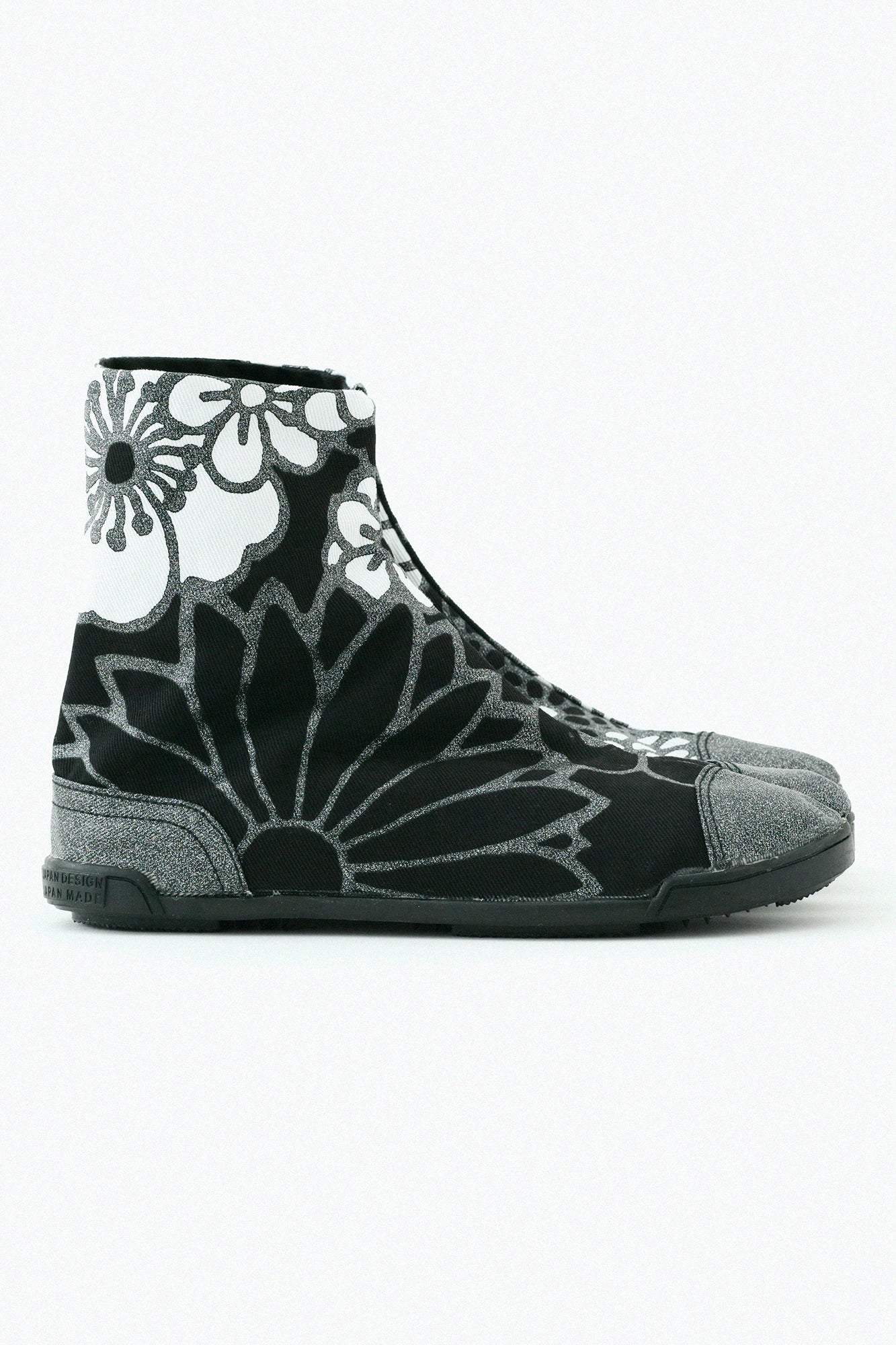 Marugo Split Toe Tabi Shoes / Gold Damask Shades of Night