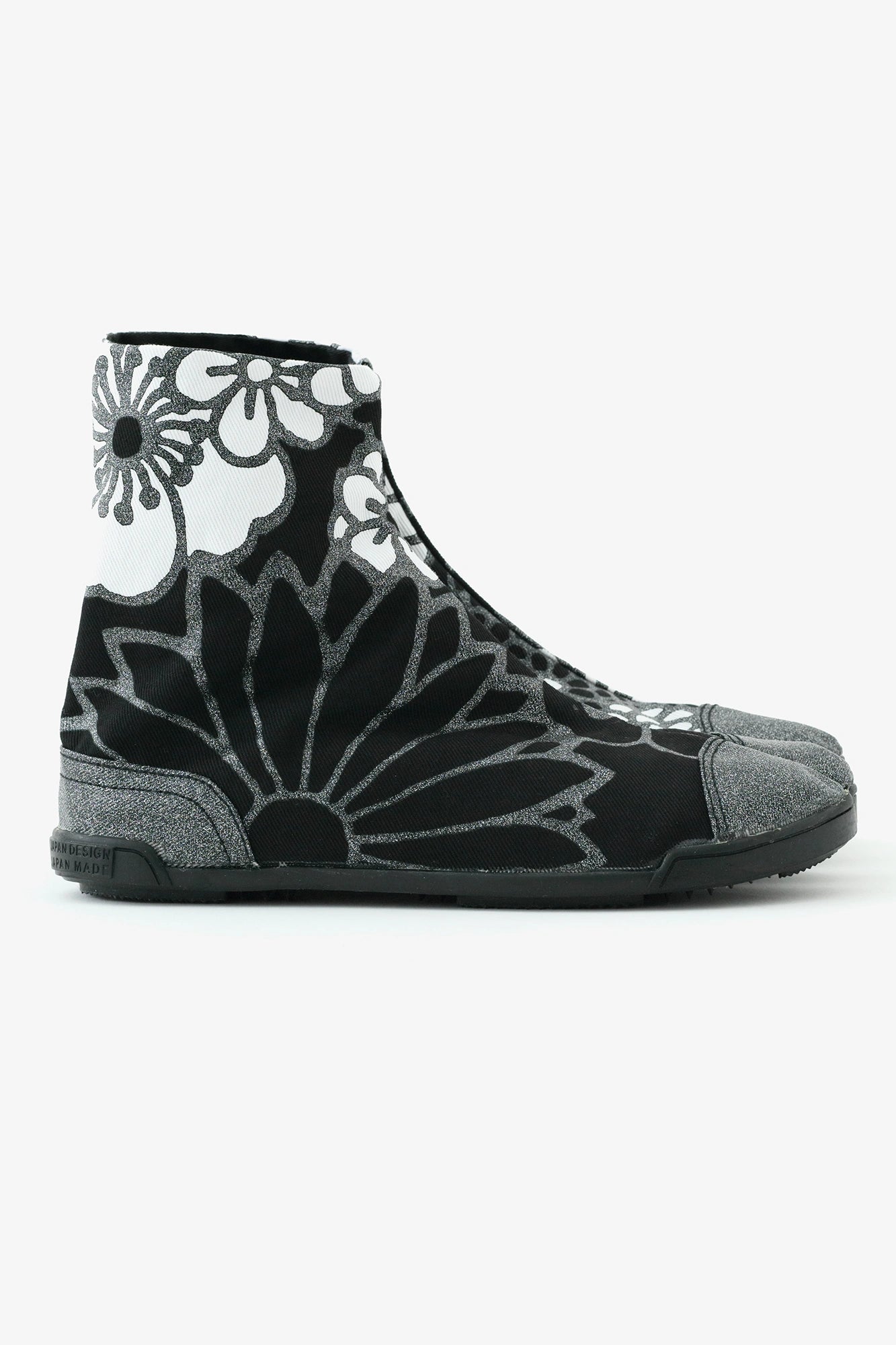 Marugo Split Toe Tabi Shoes / Gold Damask Shades of Night