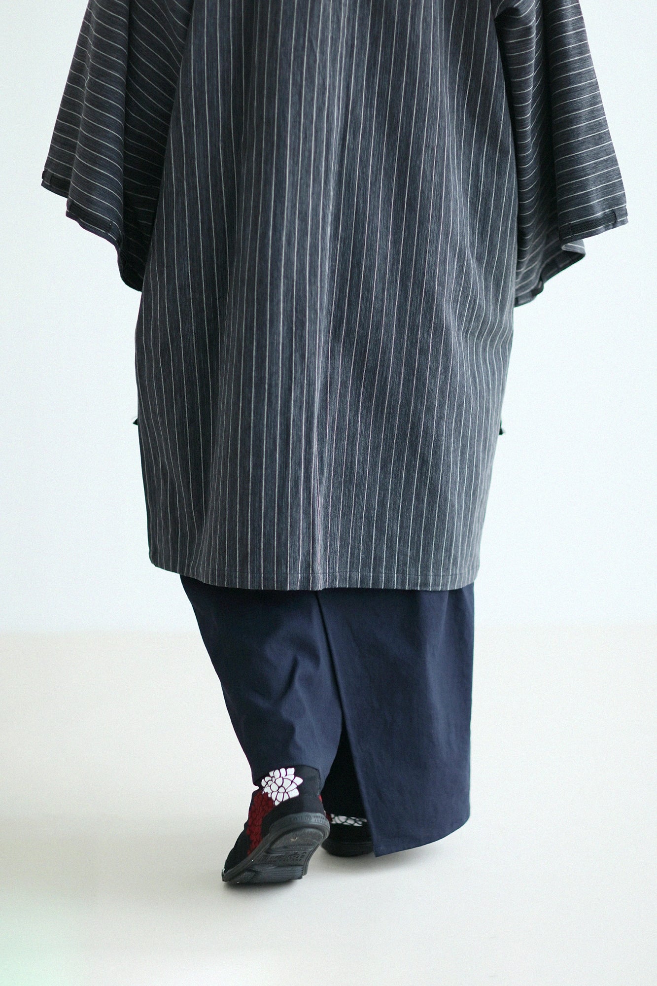 Marugo Split Toe Tabi Shoes / Chrysanthemum in Clouds