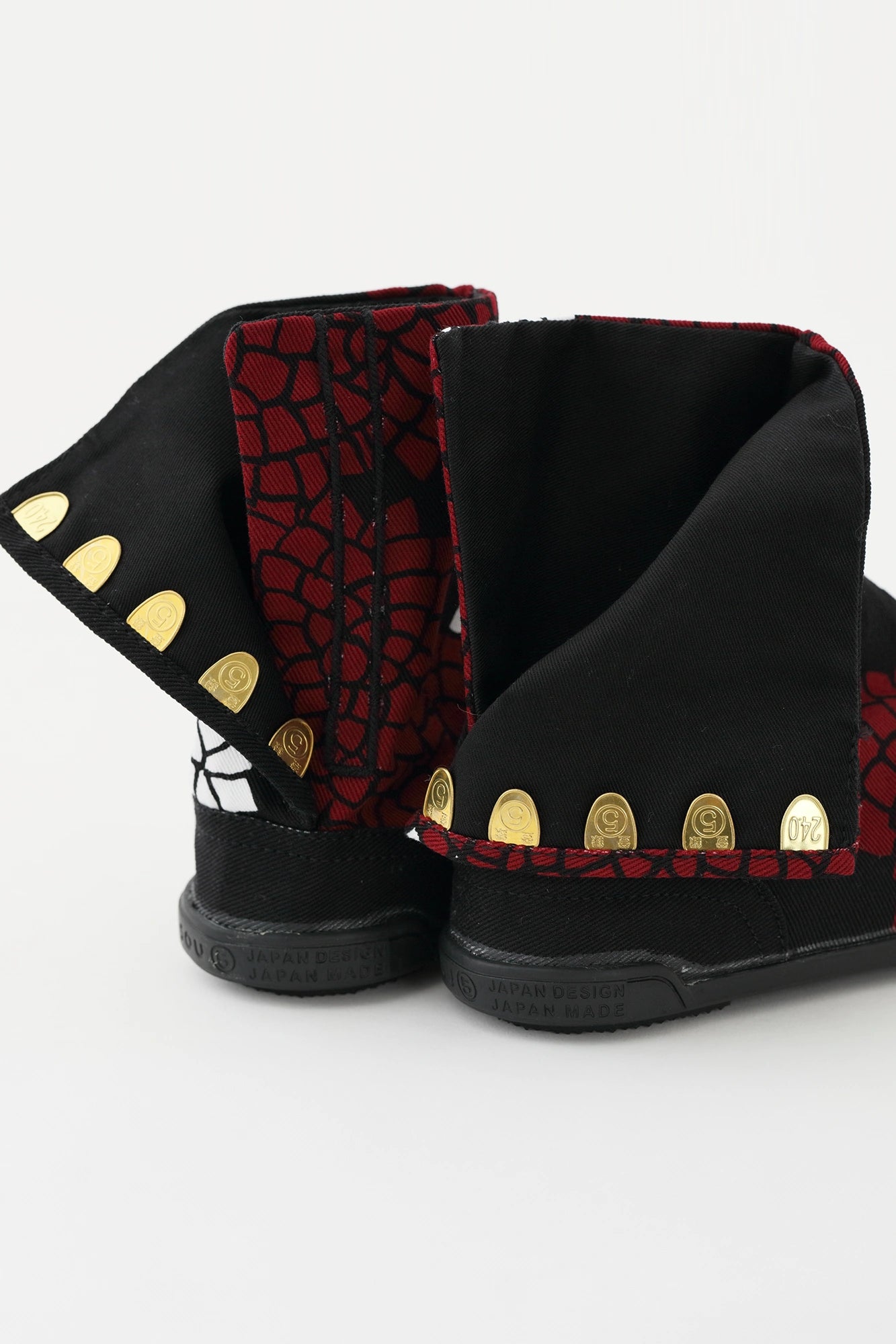 Marugo Split Toe Tabi Shoes / Chrysanthemum in Clouds