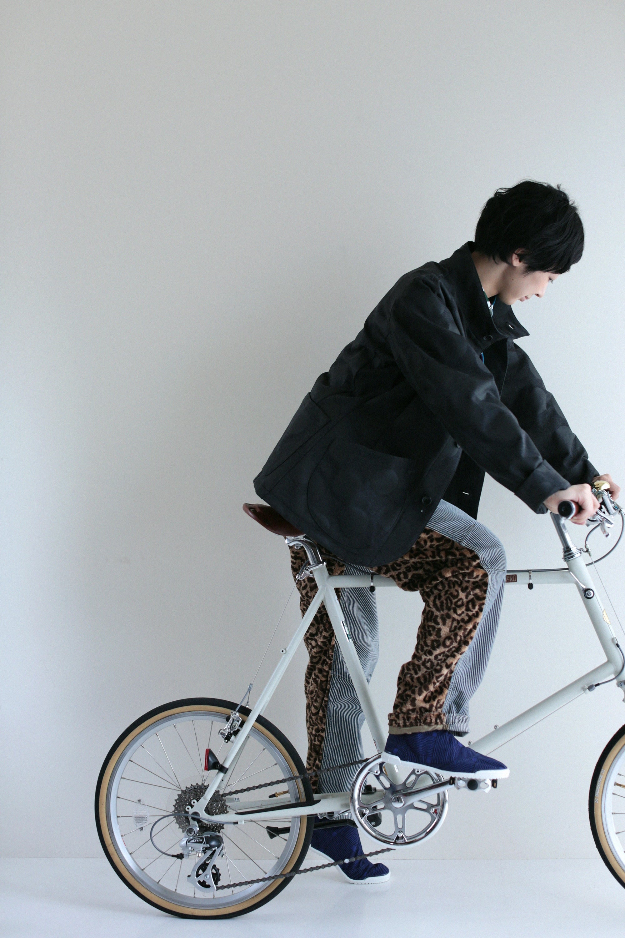 【net limited】Marugo Round Toe Tabi Shoes / Woven Bamboo Navy Blue
