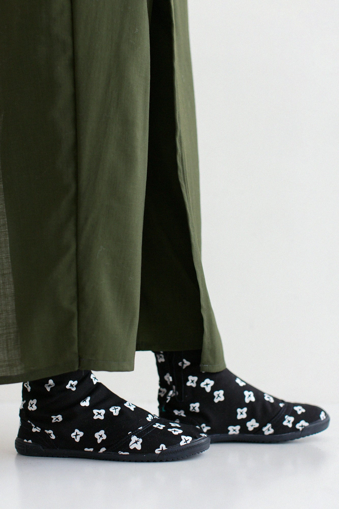 [En ligne seulement] 5 chaussettes tabi à bouts ronds/petites fleurs