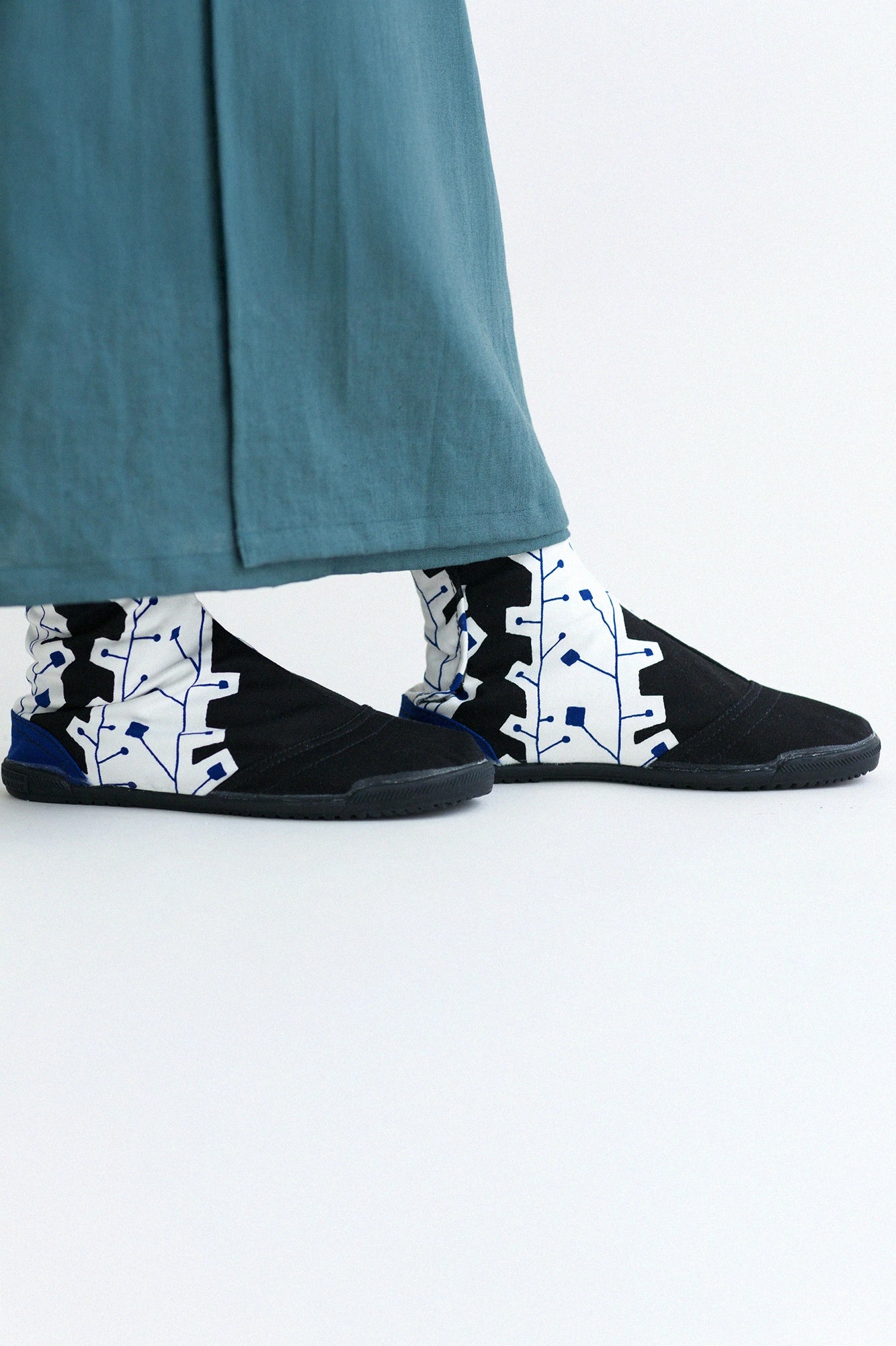 【net limited】Marugo Round Toe Tabi Shoes / Cold Dew