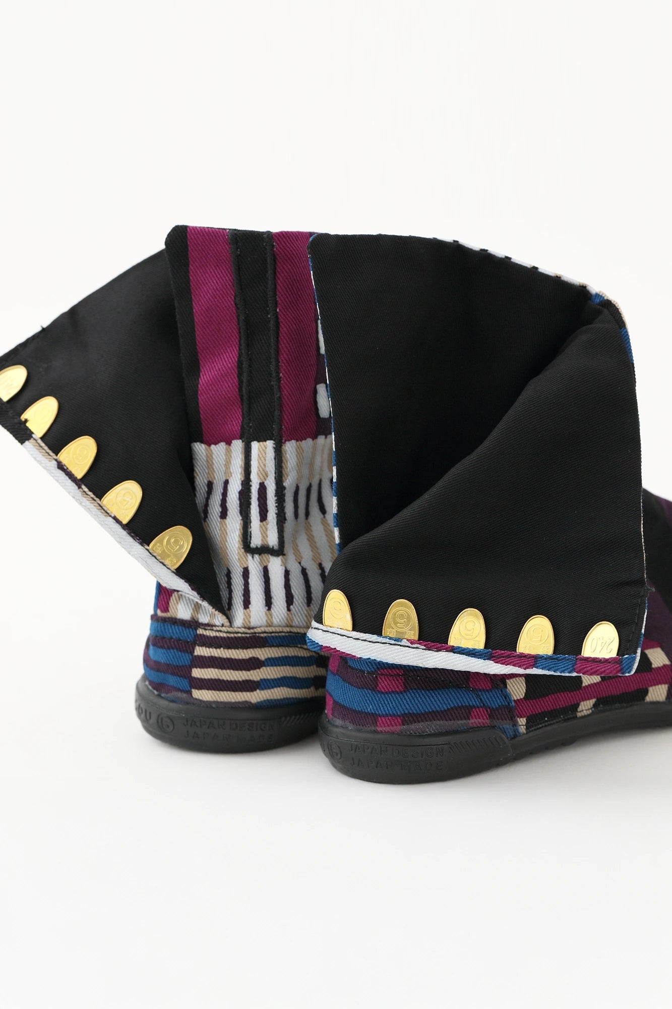 Marugo Round Toe Tabi Shoes / Skyscraper