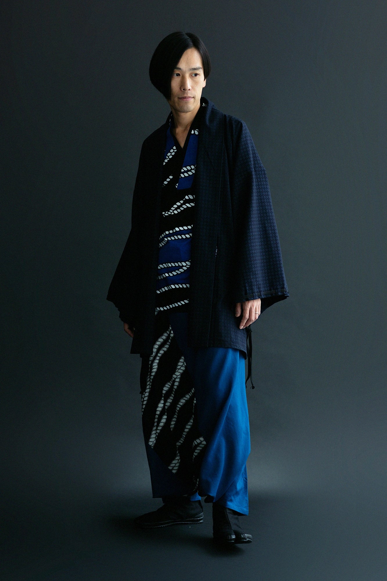 Festival de collage Tabi chaussettes / plume de bois couleur x bain