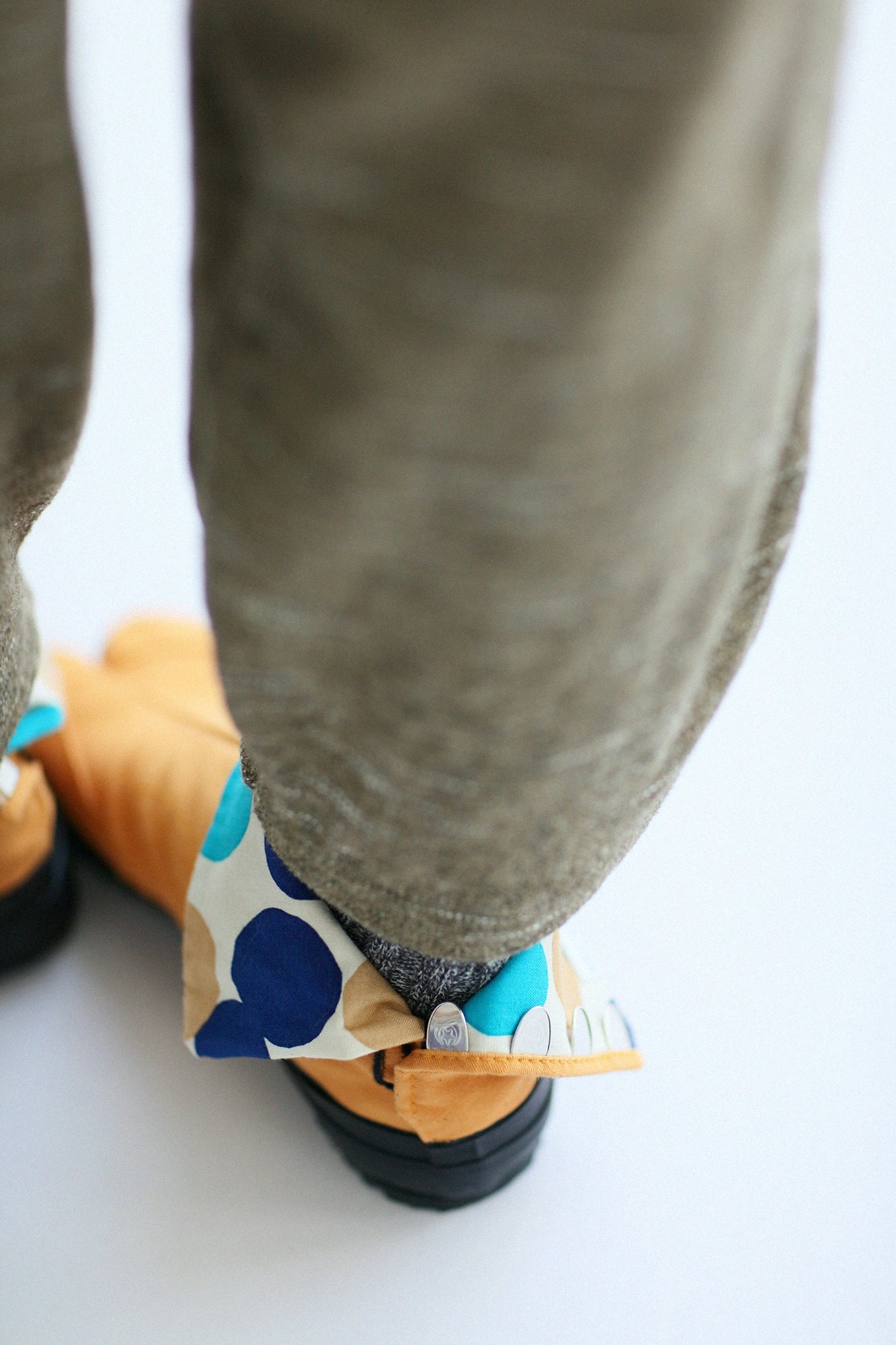 Festival Split Toe Tabi Shoes / Amber x Soap Bubbles