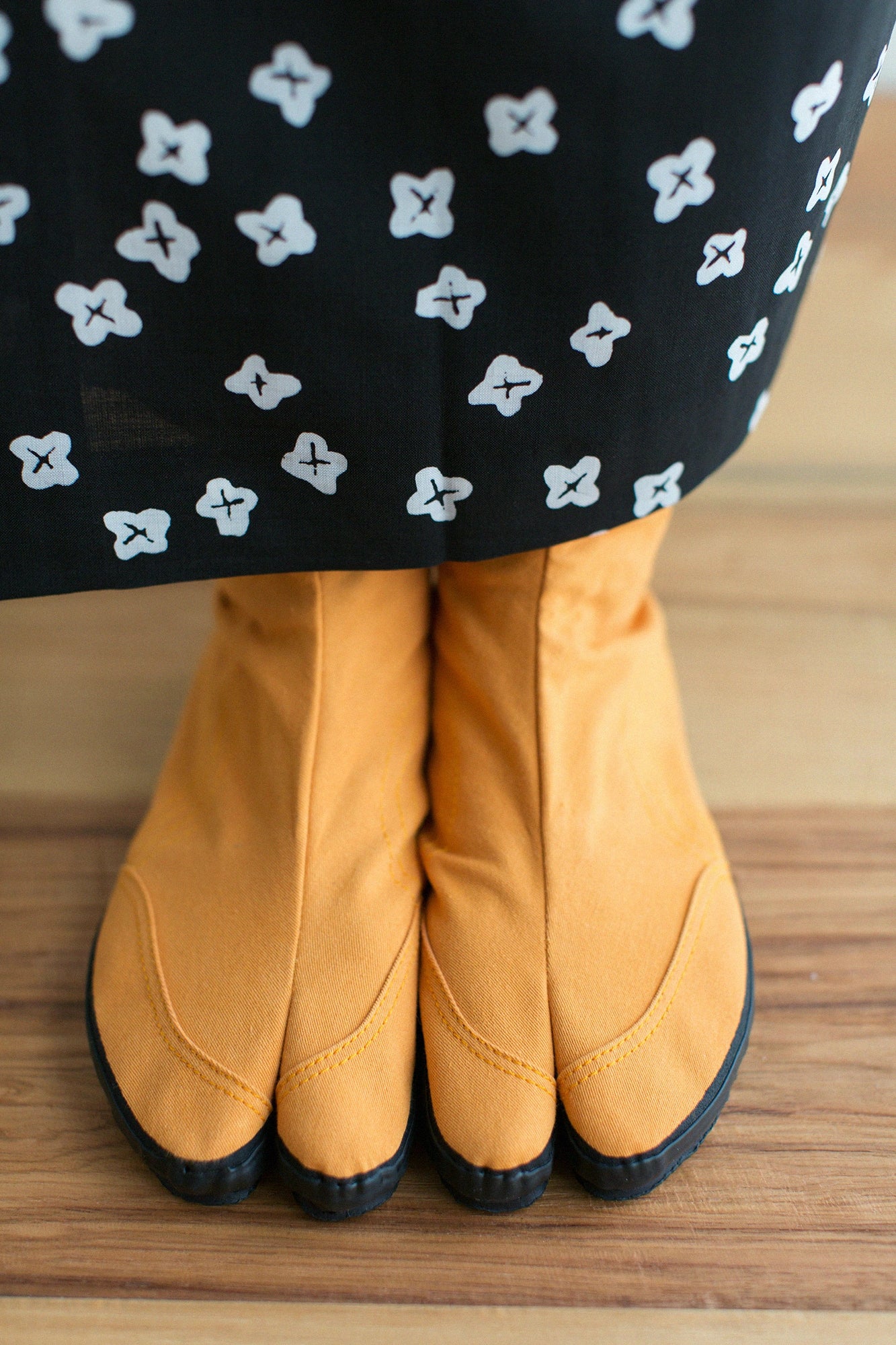 Festival Split Toe Tabi Shoes / Amber x Soap Bubbles