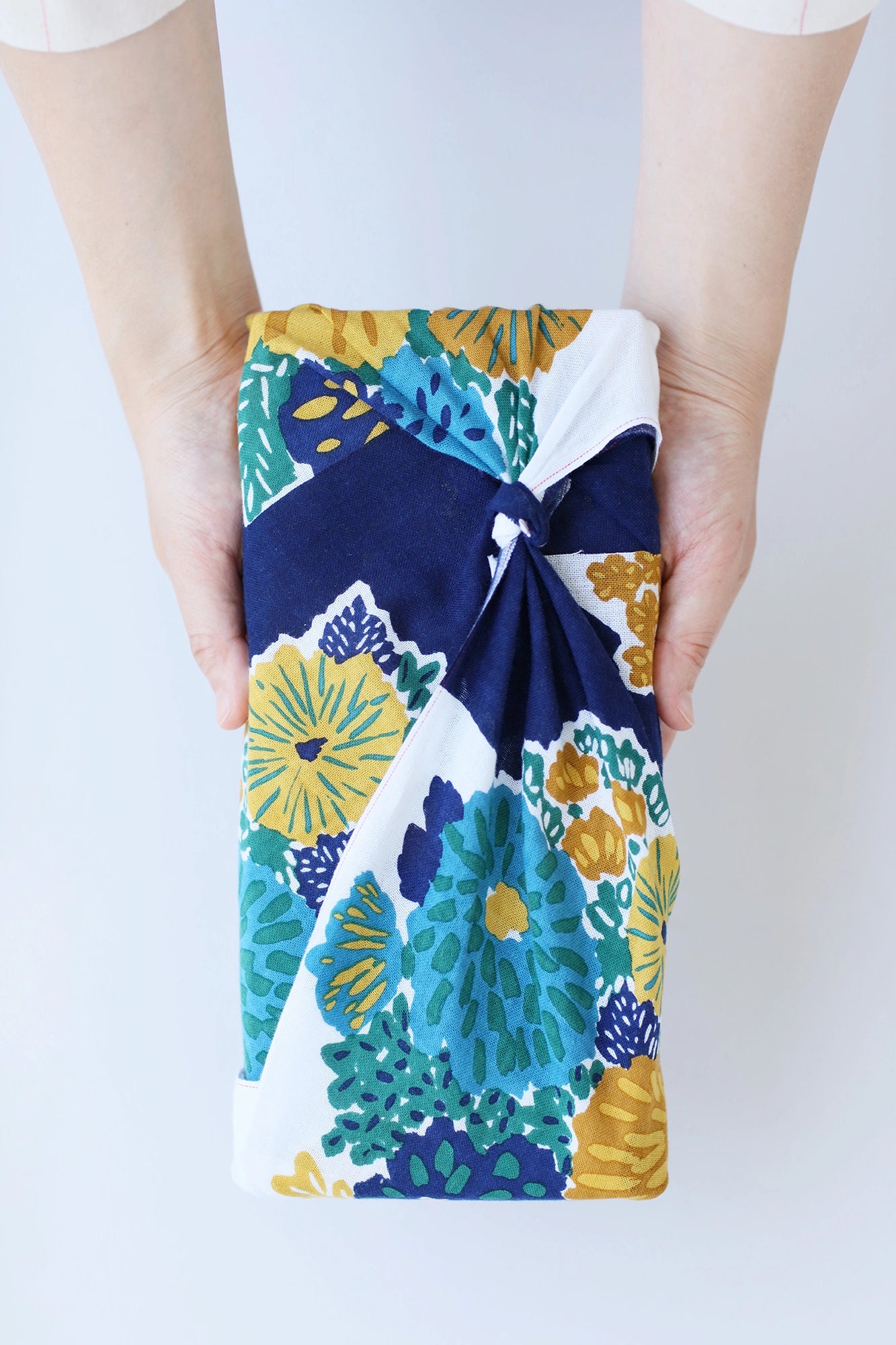 伊勢木綿 textile手ぬぐい／花衣（はなごろも）