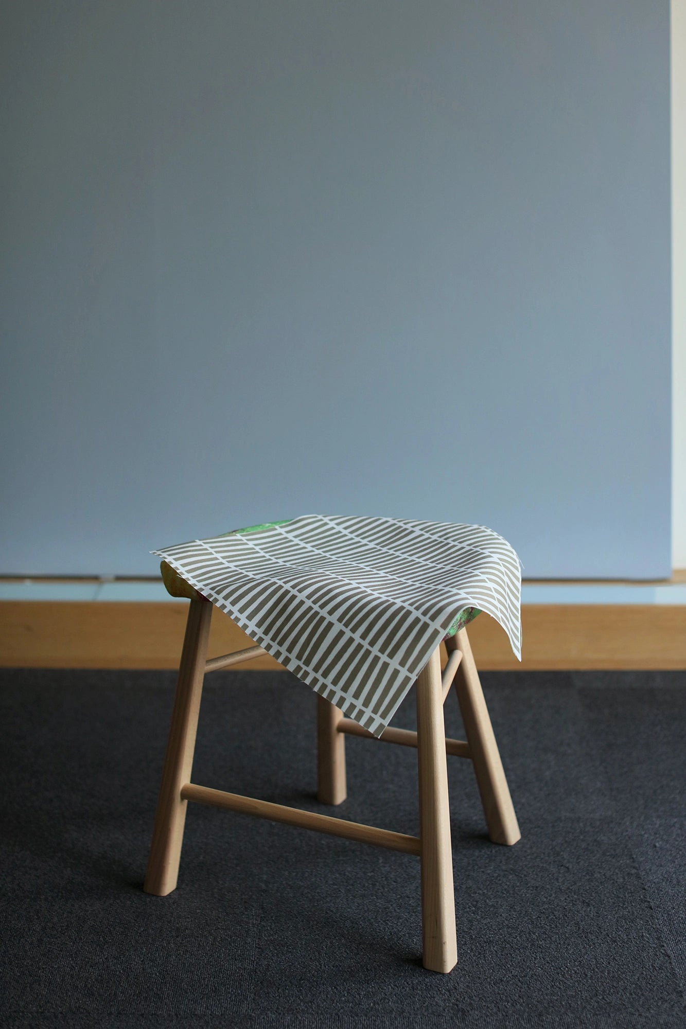 [Versand in 1-3 Monaten]SOU・SOU×Coccole Craftool Hocker/Schindeln in Sandfarbe