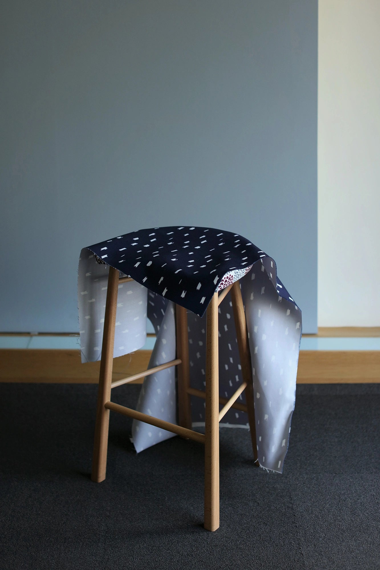[Versand in 1-3 Monaten]SOU・SOU×Coccole Craftool Thekenhocker/Torn Cloud Marineblau