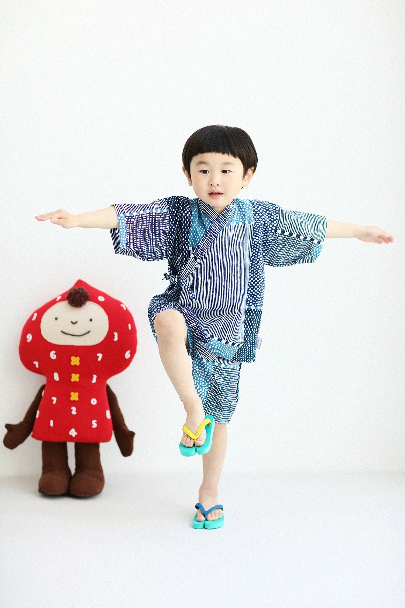 '身長：'96cm,'年齢：'4歳,'着用サイズ：'M