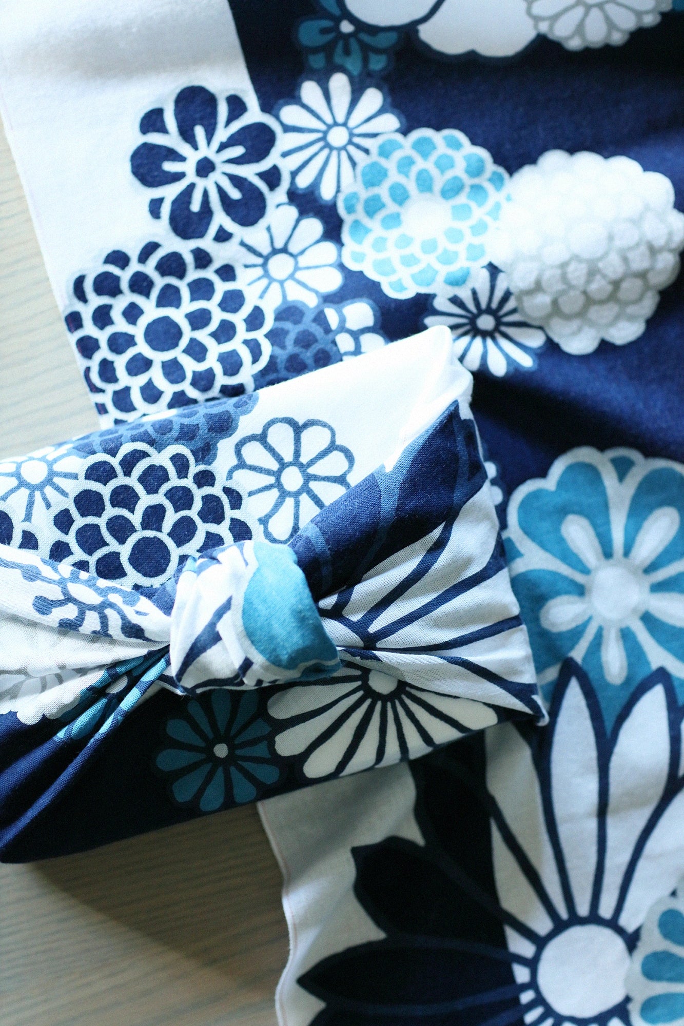 Iseki Ori Textile Handschuhe / Freunde 