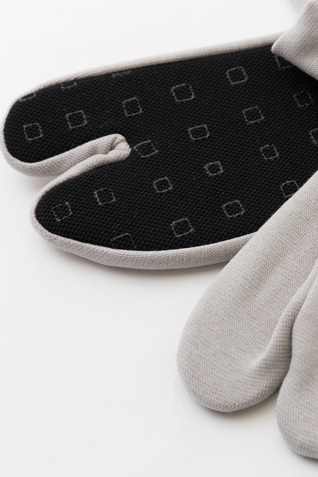 Stretchable Cotton Tabi Socks (Plain)／Sliver Grey ※Non-slip Sole