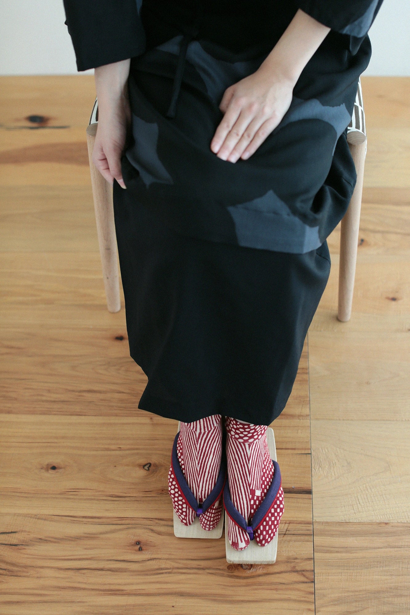 Stretchable Cotton Tabi Socks／Lines and Dots Russet ※Non-slip Sole